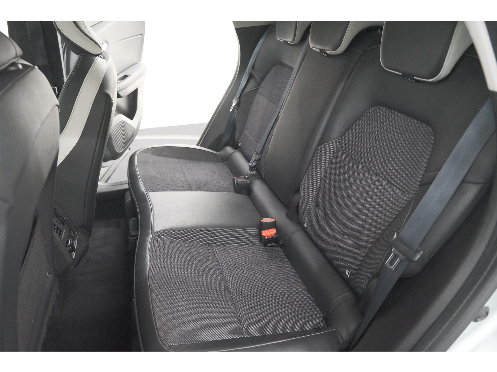 Renault Captur 1.6 E-Tech full hybrid 145 techno | Camera | Parkeersensoren | Climate control | Keyless