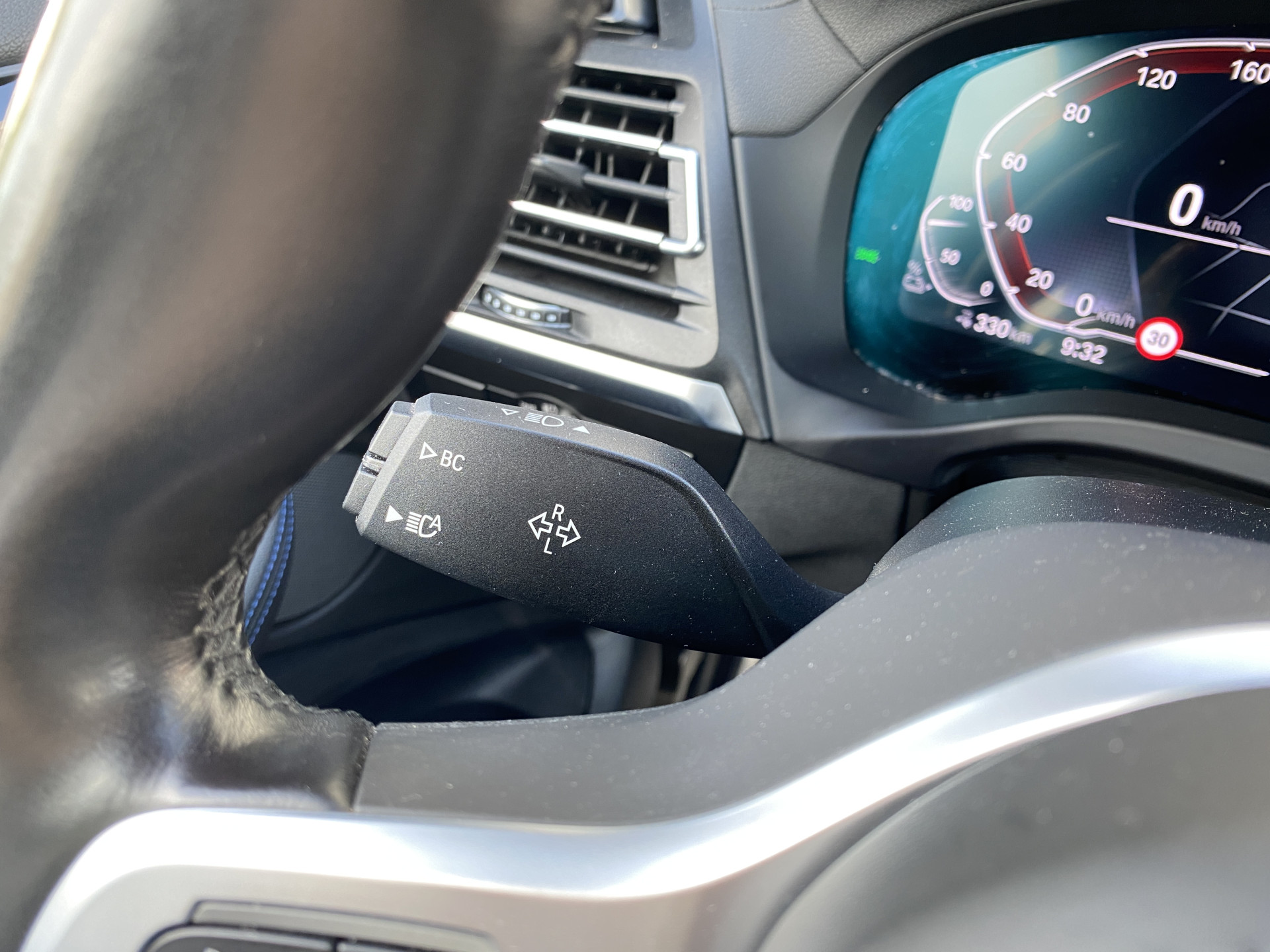 BMW iX3 M Sport High Executive 80 kWh | 1e eigenaar | dealer onderhouden | panoramadak | leder interieur | SOH accu 99.5%