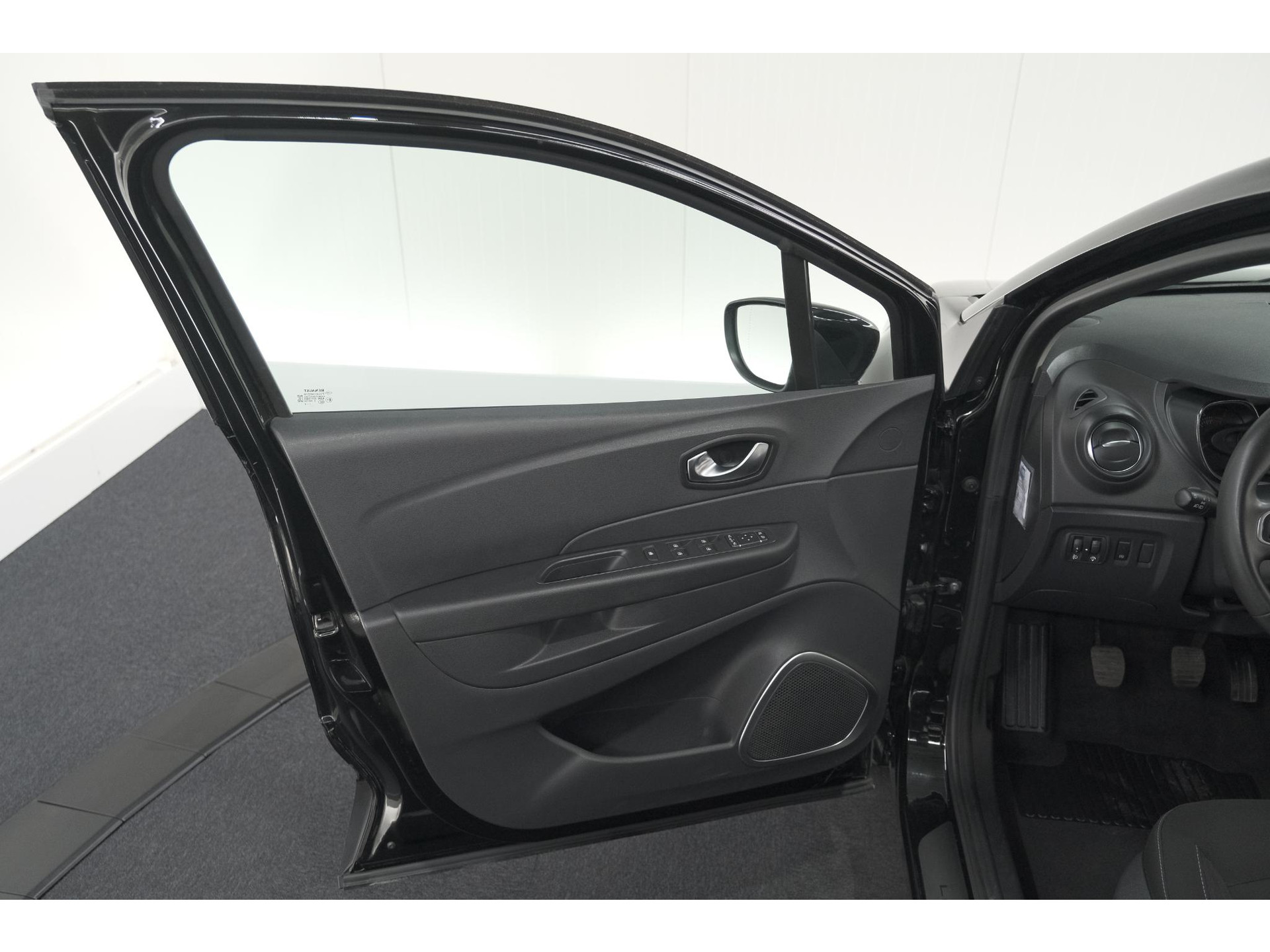 Renault Captur TCe 90 Limited | Trekhaak | Navigatie | Parkeersensoren