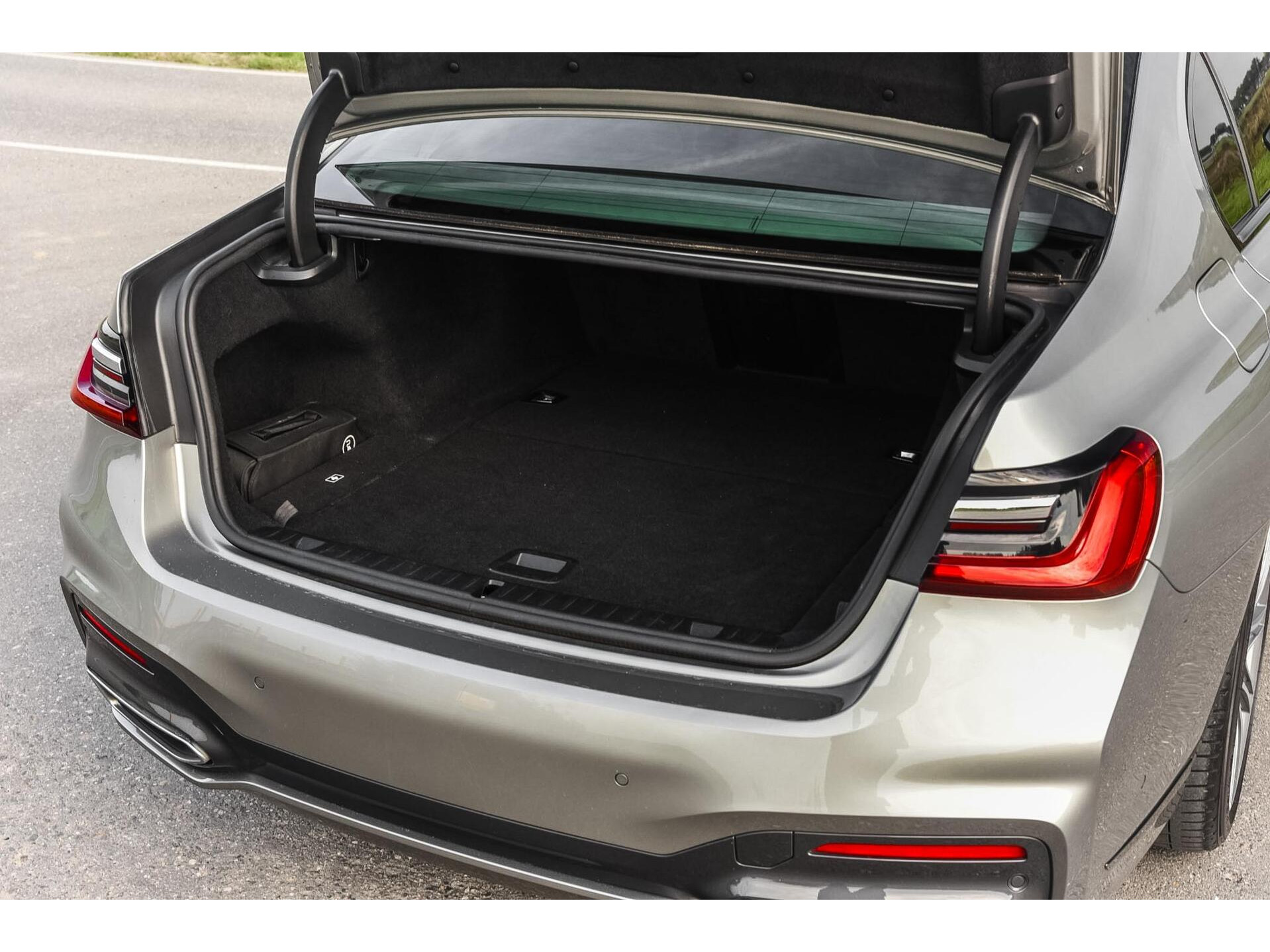 BMW 745Le High Executive | M Sport | Massage | Lounge