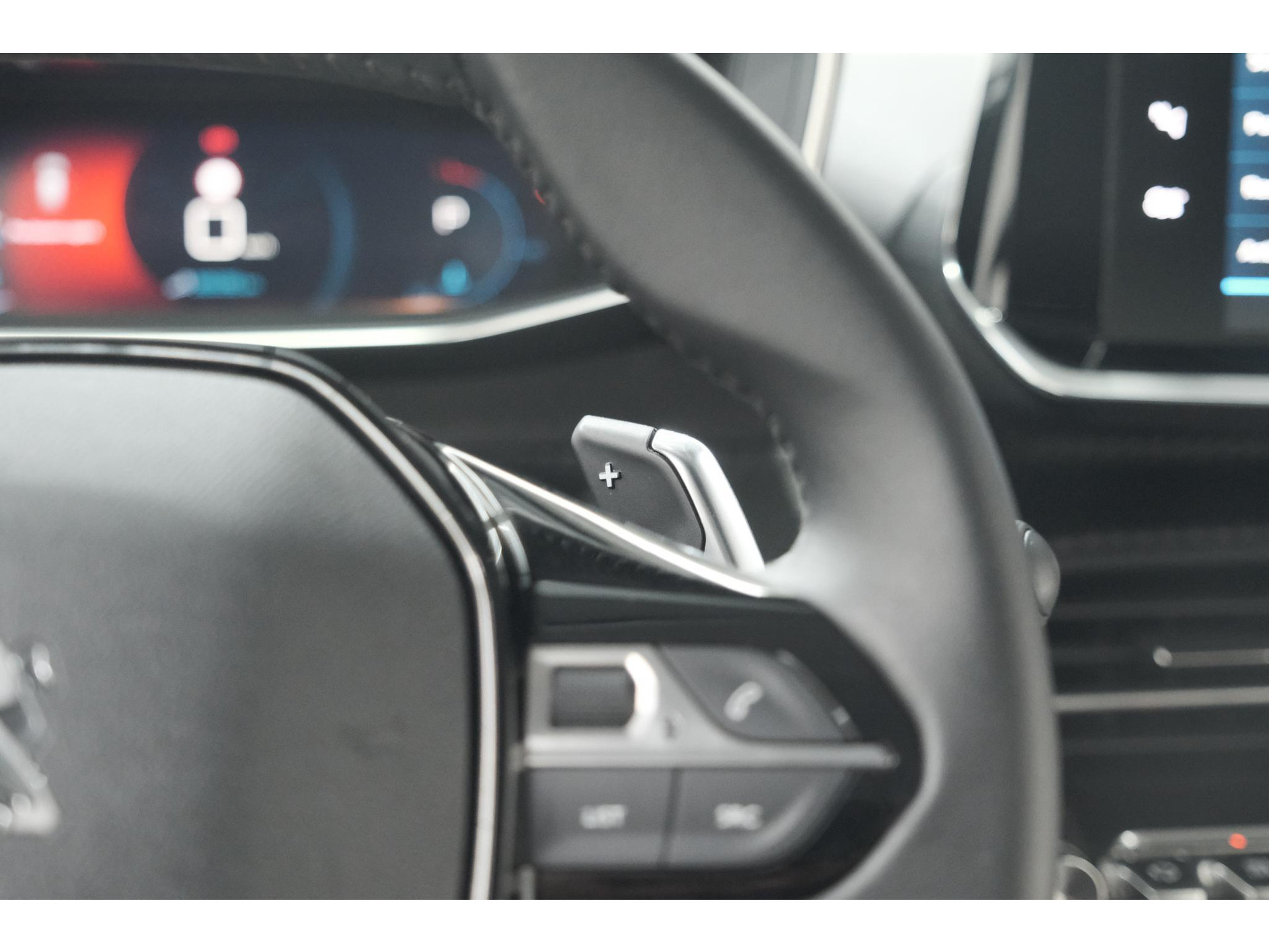 Peugeot 208 PureTech 100 EAT8 Allure Pack | Camera | Apple Carplay | Parkeersensoren | Stoelverwarming
