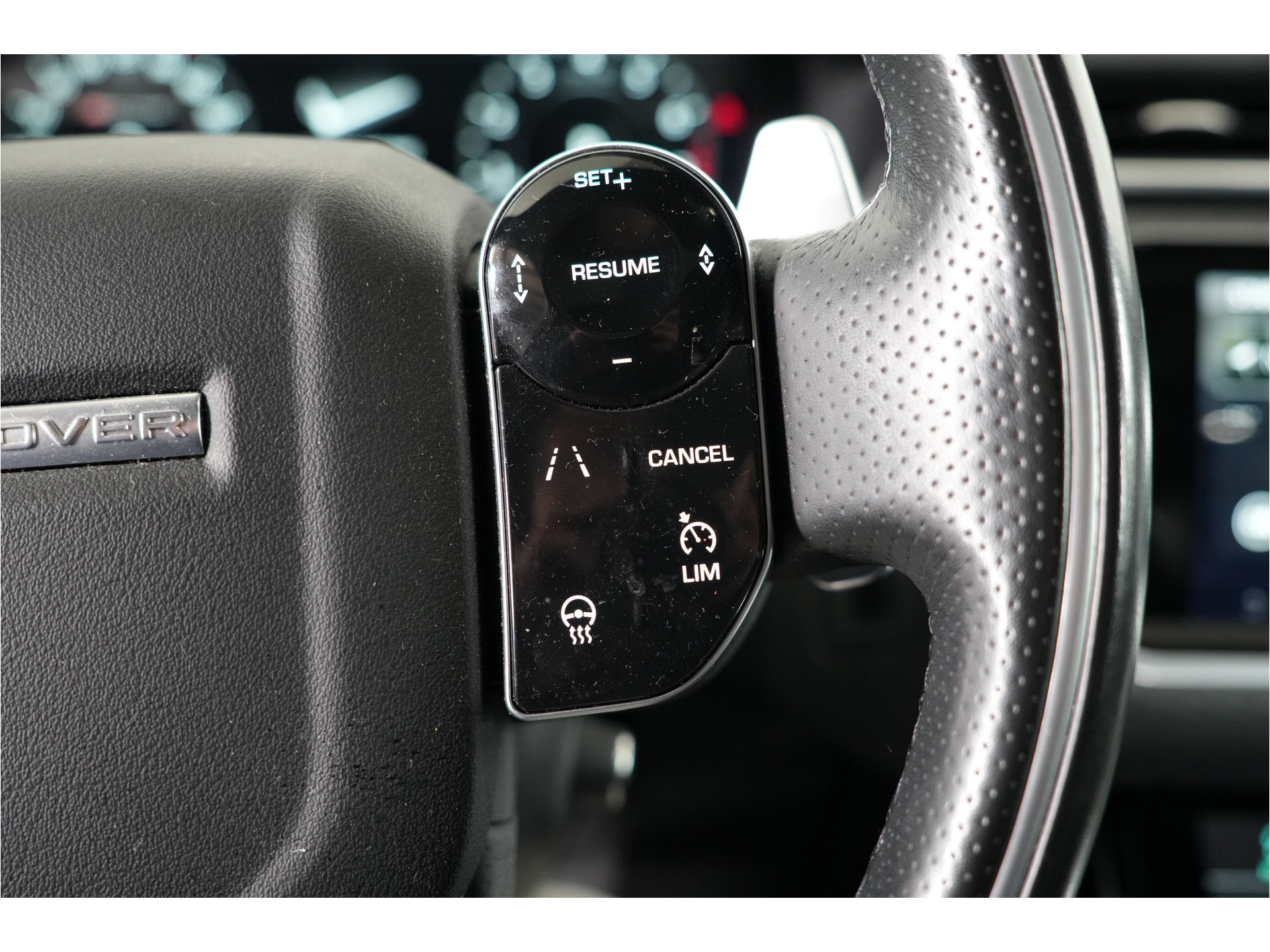 Land Rover Range Rover Velar 2.0 I4 Turbo 300 pk AWD R-Dynamic SE | Pano | Trekhaak | El. Stl. verst. | Massage | Leder | Inparkeer |e | Stl. verw. |