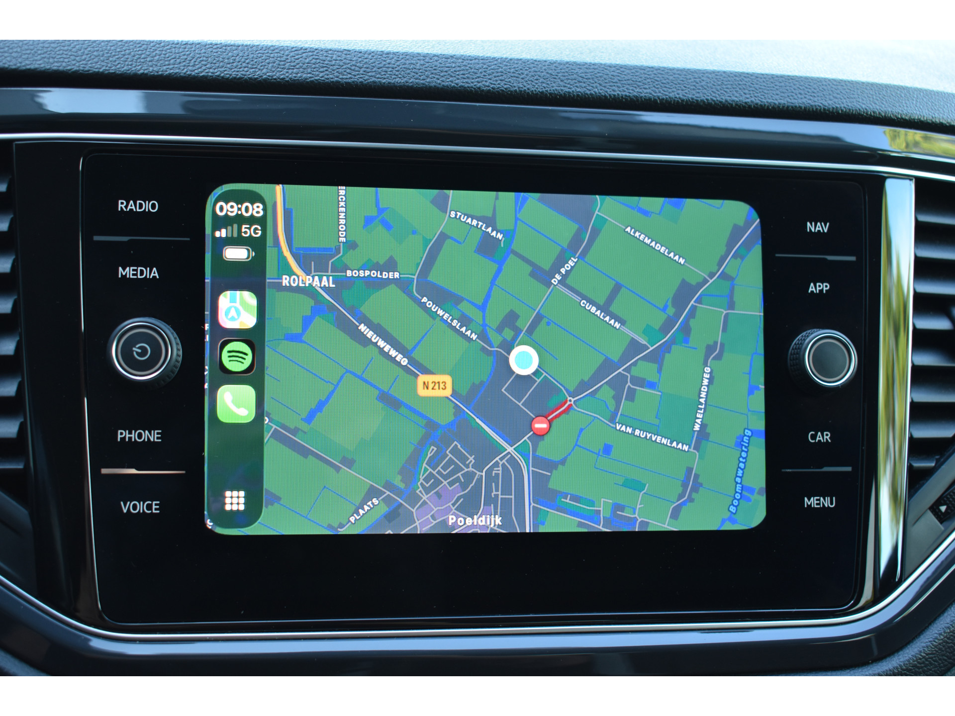 Volkswagen T-Roc 1.5 TSI Sport Business R Carplay Automaat R-line Zwart dak