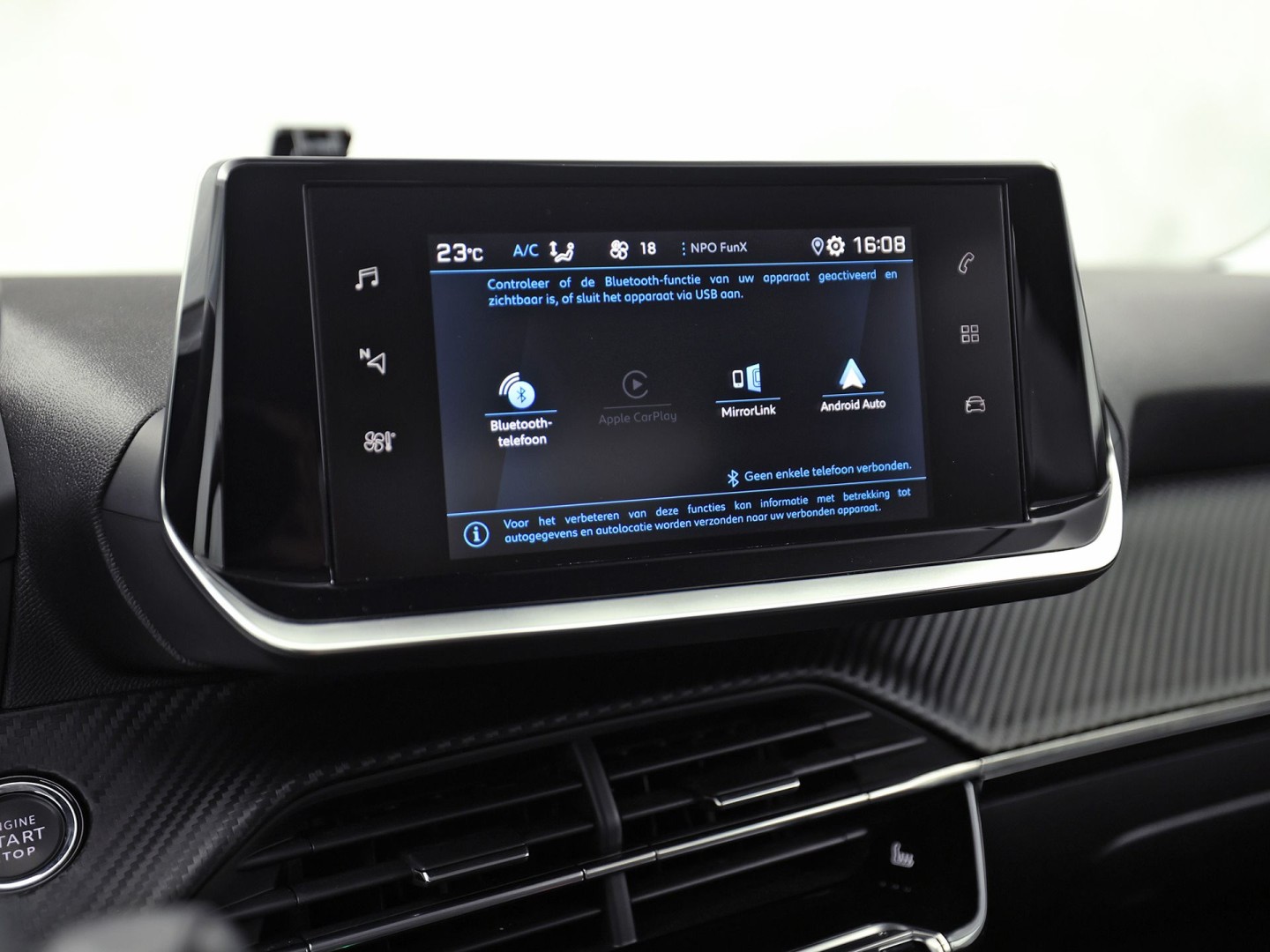 Peugeot 2008 1.2 PureTech Allure Sport Automaat VIRTUAL COCKPIT, APPLE CARPLAY, STOELVERWARMING, LEDER, SPORTSTOELEN, GETINT GLAS, ADAPTIVE CRUISE, NIEUWSTAAT)