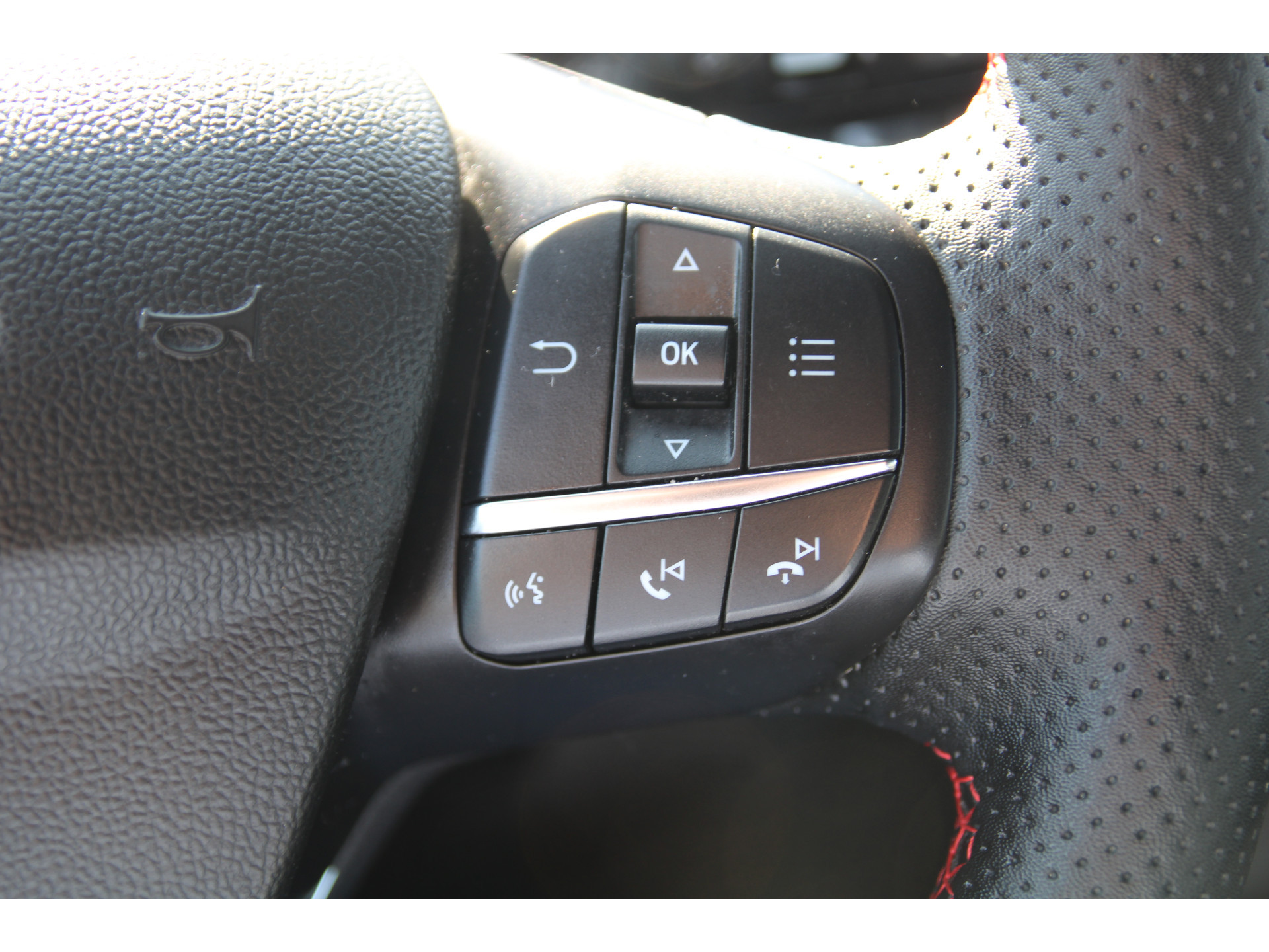 Ford Focus Wagon 1.0 EcoBoost 125 PK Hybrid ST Line WINTER PACK |  GROOT NAVIGATIE | CAMERA