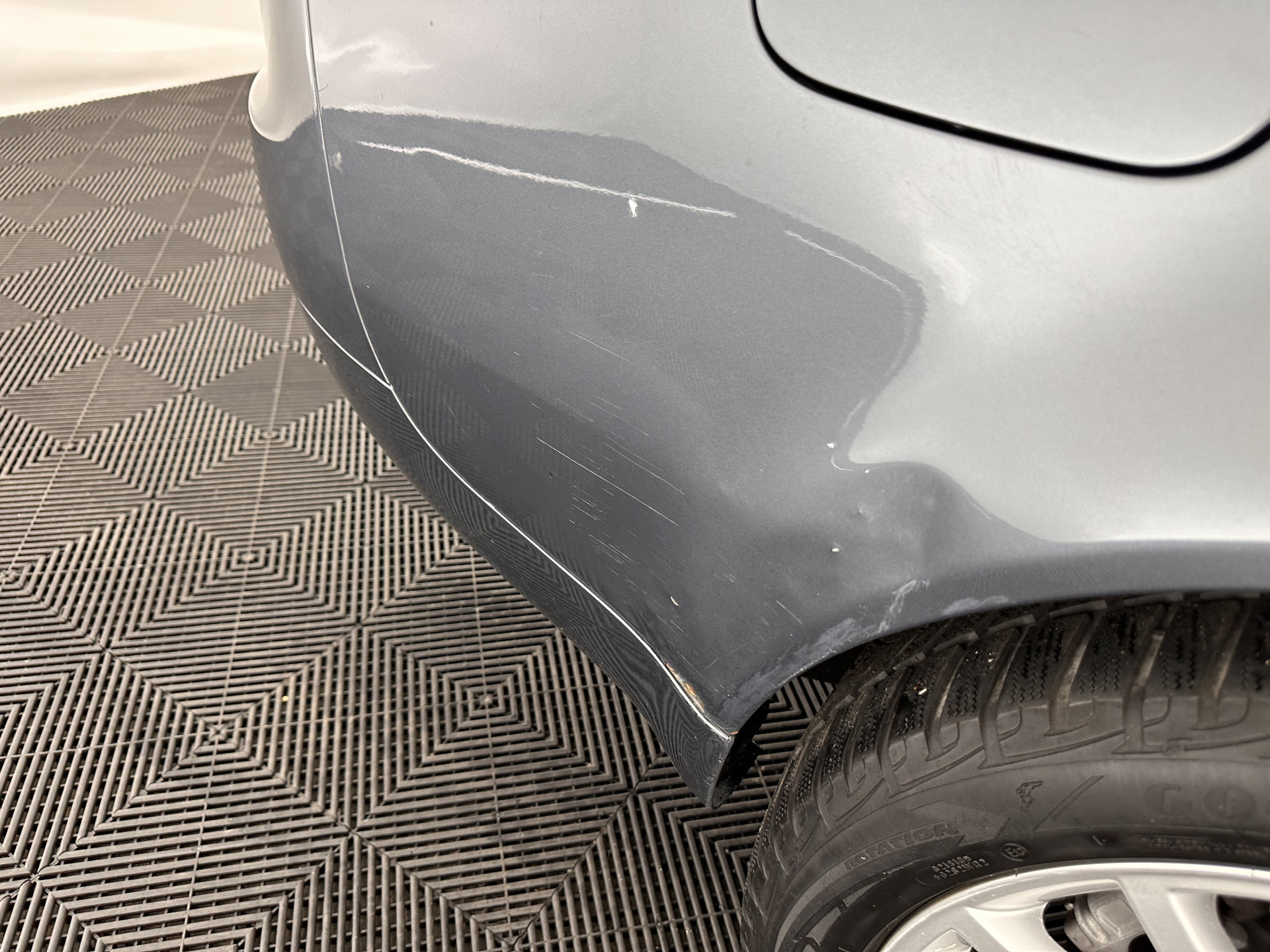 Audi A6 Limousine 2.4 MT  [ GEARBOX-PROBLEM ] Aut. *LUXURY-LEATHER | ECC | PDC | CRUISE | RADIO-CD | COMFORT-SEATS | 17"ALU*