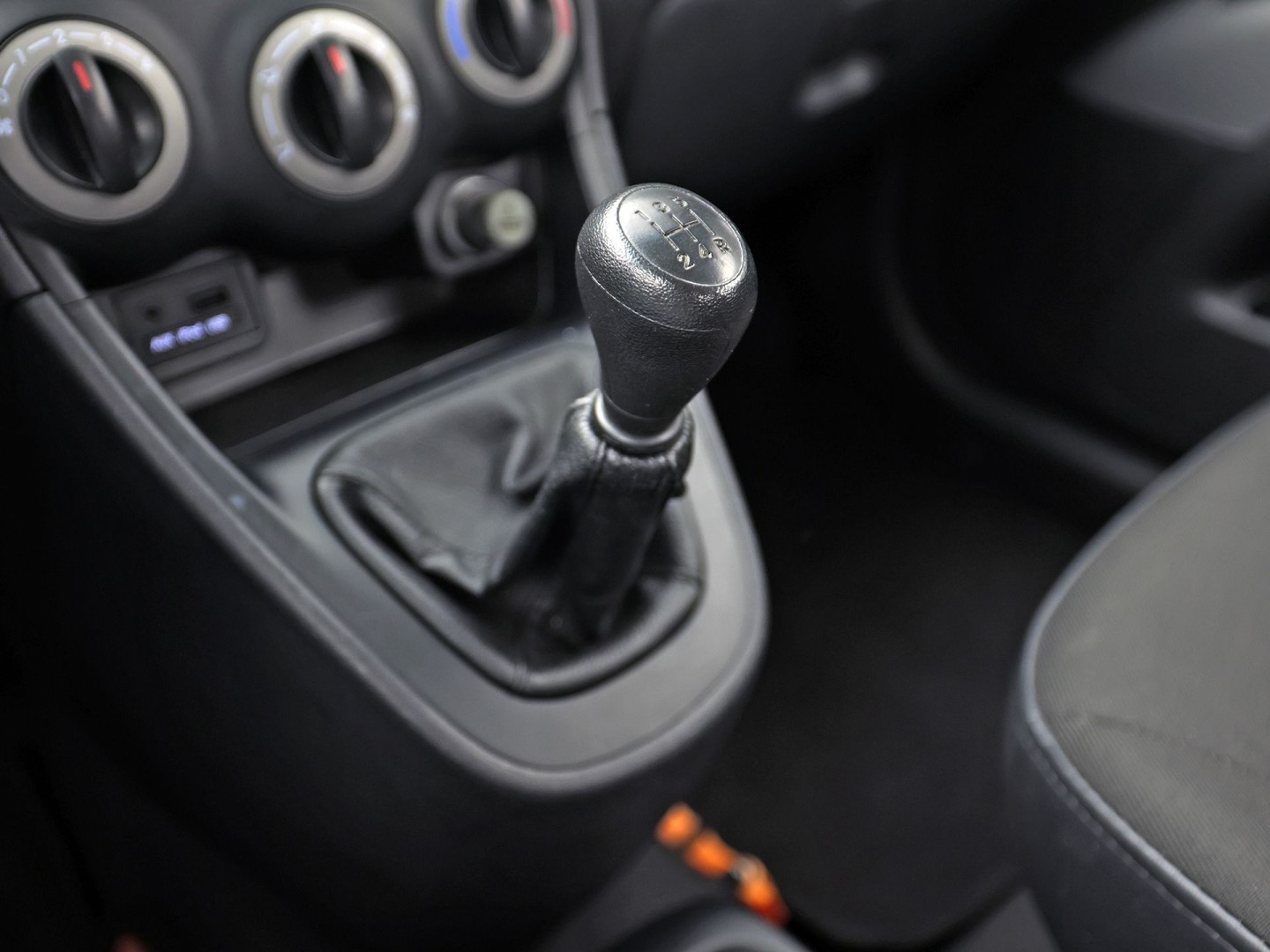 Hyundai i10 1.1 i-Drive Sport (AIRCO, SPORTSTOELEN, LM VELGEN, ELEK RAMEN, NIEUWSTAAT)