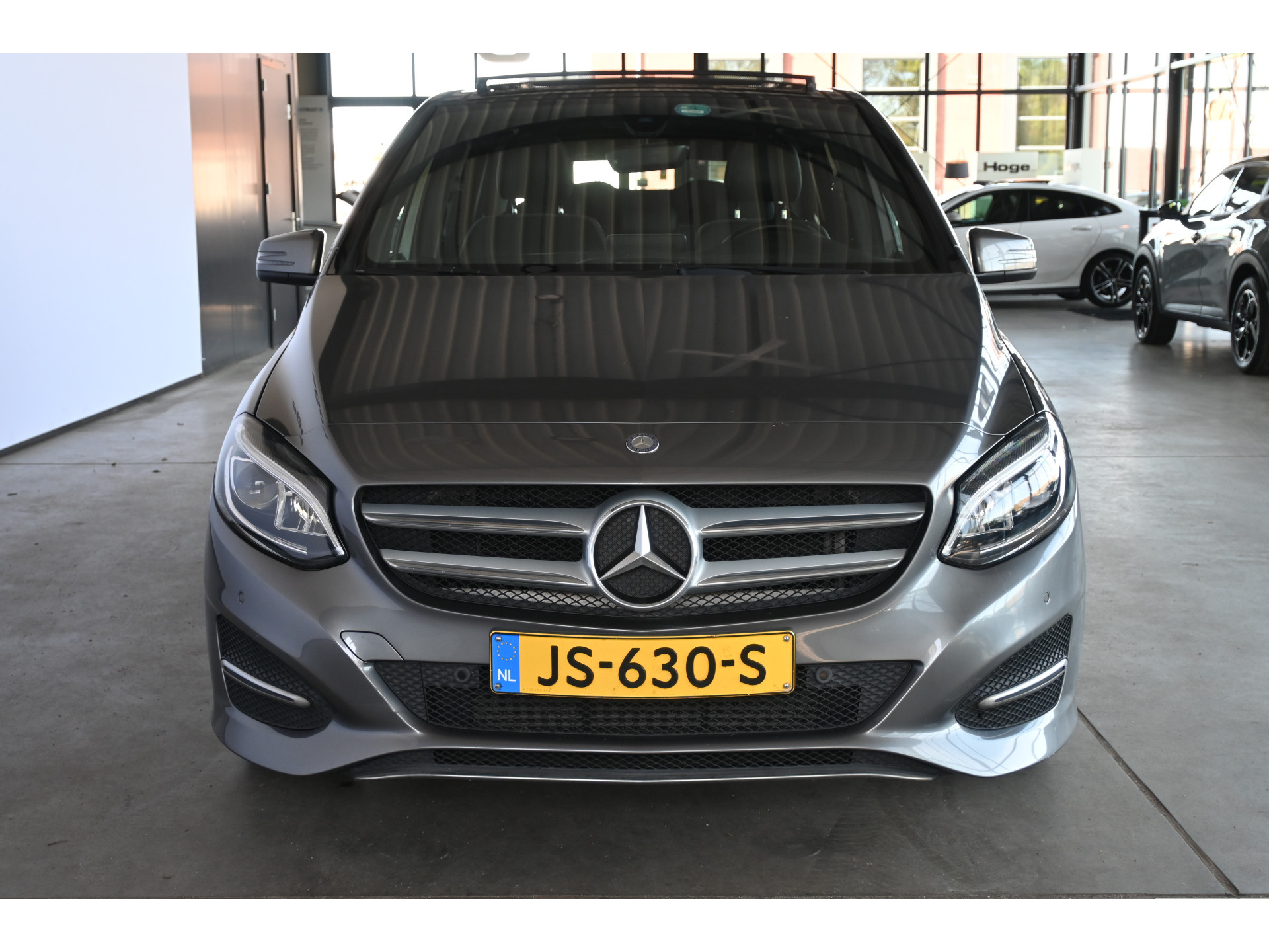 Mercedes-Benz B-klasse 180 Ambition Automaat Cruise Airco Navigatie Trekhaak Panoramdak 1e Eigenaar Inruil Mogelijk!