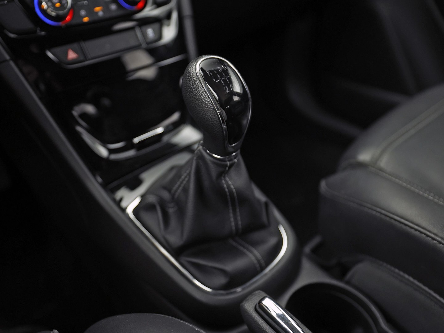 Opel Mokka X 1.4 Turbo Innovation Sport (GROOT NAVI, APPLE CARPLAY, STUUR/STOELVERWARMING, TREKHAAK, LEDER, CRUISE, LM VELGEN, NIEUWE APK)