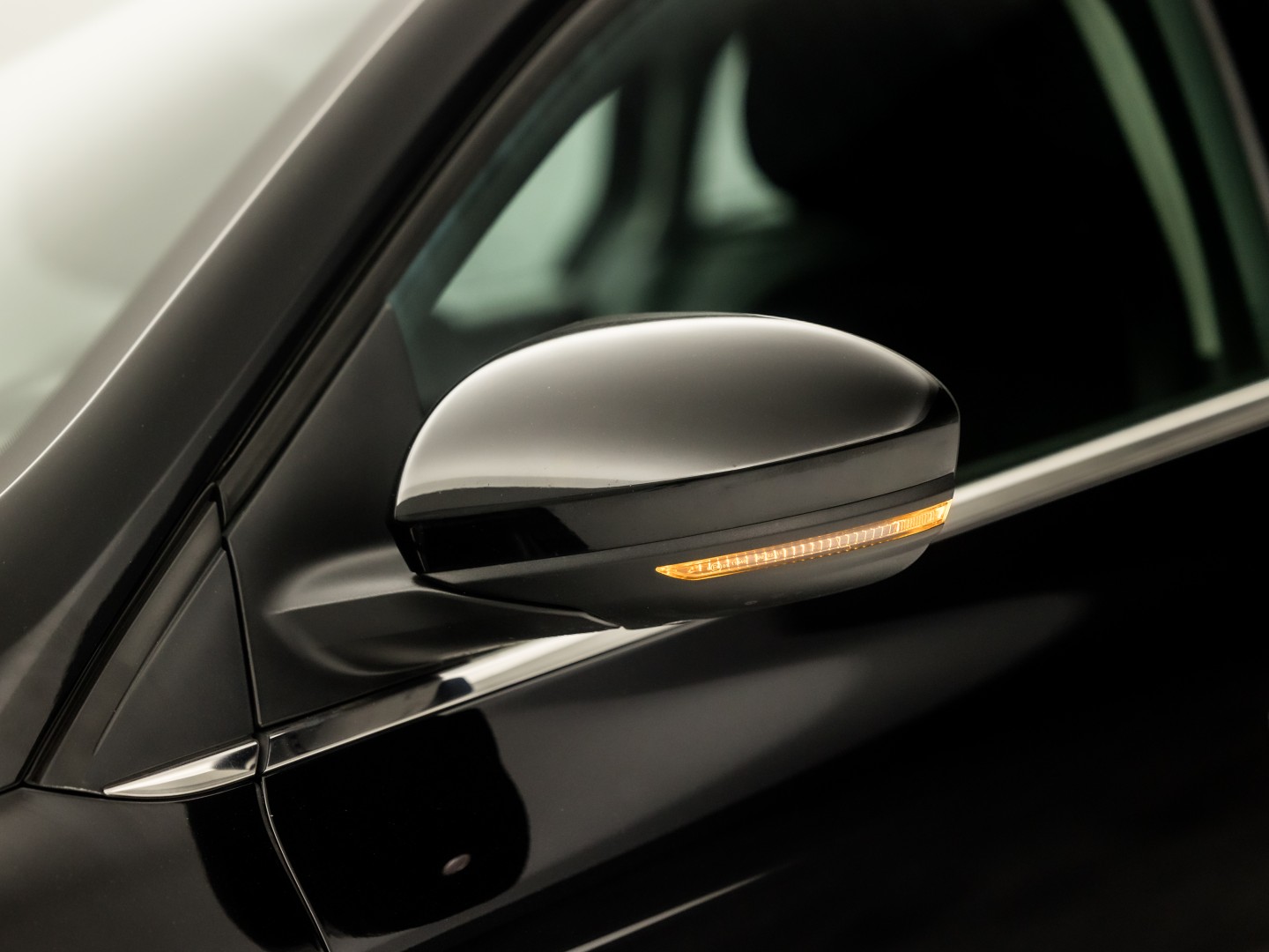 Renault Mégane Estate 1.2 TCe Bose Automaat (VIRTUAL COCKPIT, GROOT NAVI, LEDER/ALCANTARA, GETINT GLAS, STOELVERWARMING, SPORTSTOELEN, TREKHAAK, PARKEERSENSOREN, NIEUWSTAAT)