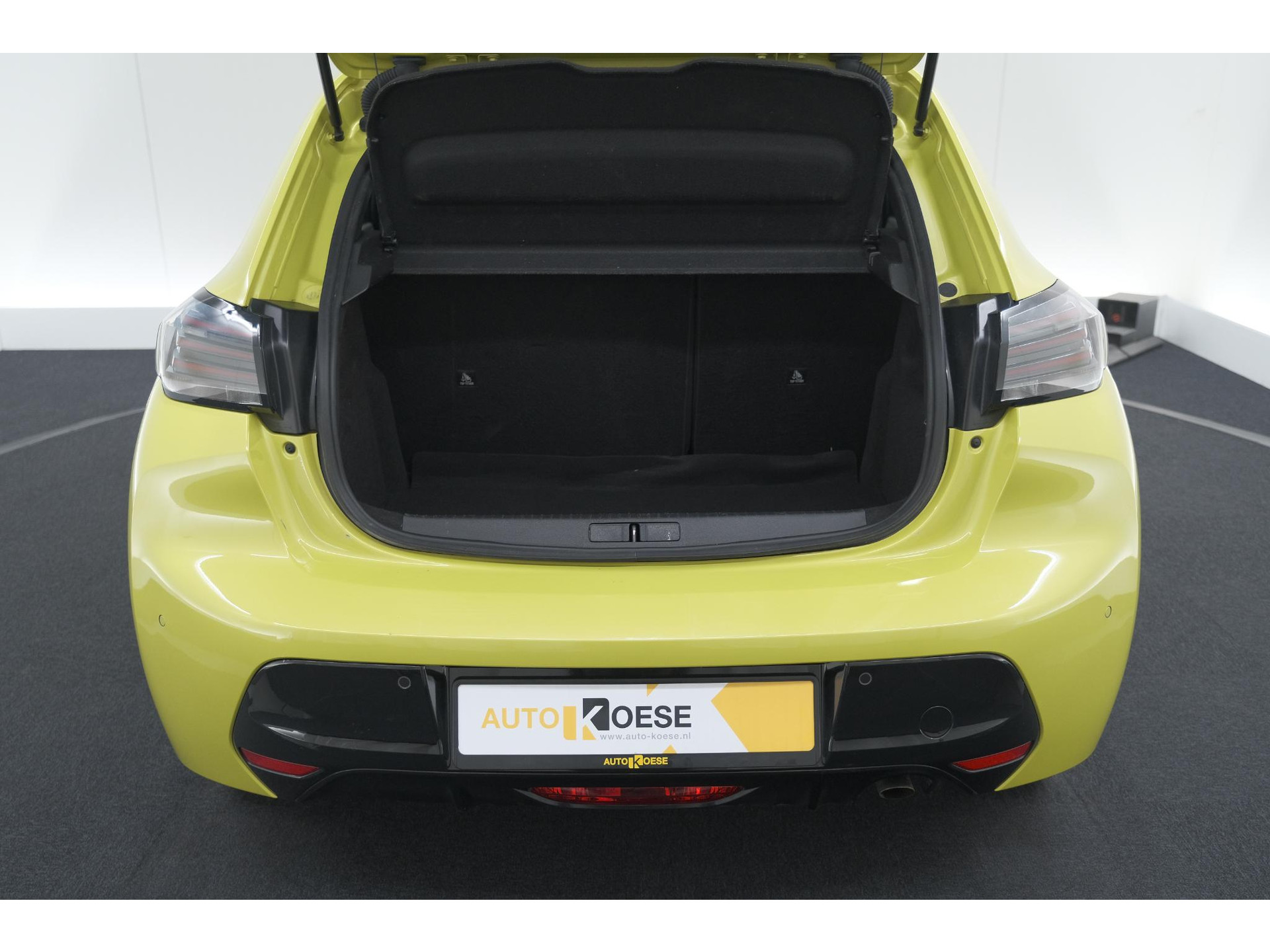 Peugeot 208 PureTech 100 Allure | Apple Carplay | Parkeersensoren | Climate Control