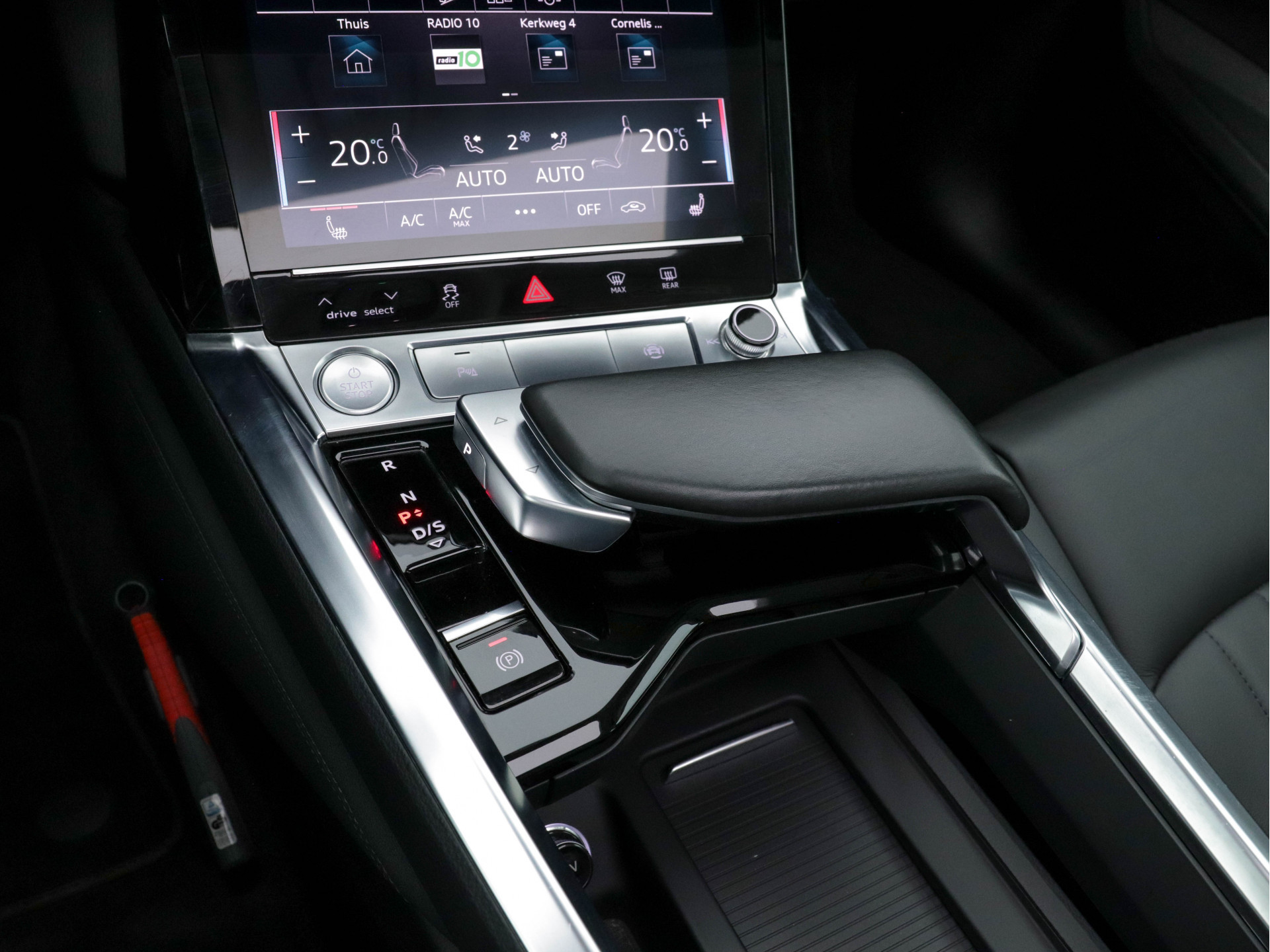 Audi e-tron E-tron 50 Quattro Launch Edition-Plus [ 3-Fase ] ( SOH-100%) (INCL-BTW)  Aut. *PANO | LUXURY-LEATHER | FULL-LED | DIGI-COCKPIT | NAVI-FULLMAP | KEYLESS | BLINDSPOT | MEMORY-PACK | ADAPTIVE-CRUISE | SHIFT-PADDLES | TOWBAR | HEATED-COMFORT-SEATS