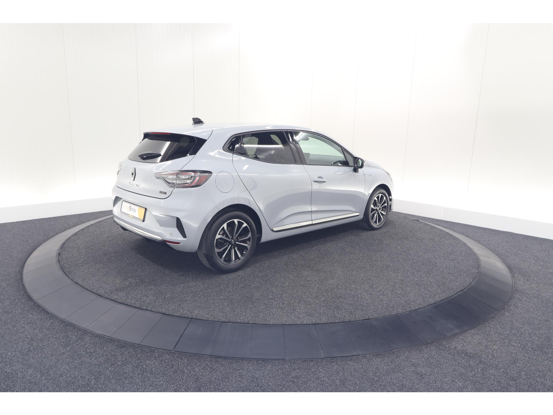 Renault Clio 1.6 E-Tech Full Hybrid 145 techno | 360 Camera | Adaptieve Cruise Control | Dodehoekdetectie | 9.3 Inch Groot Scherm