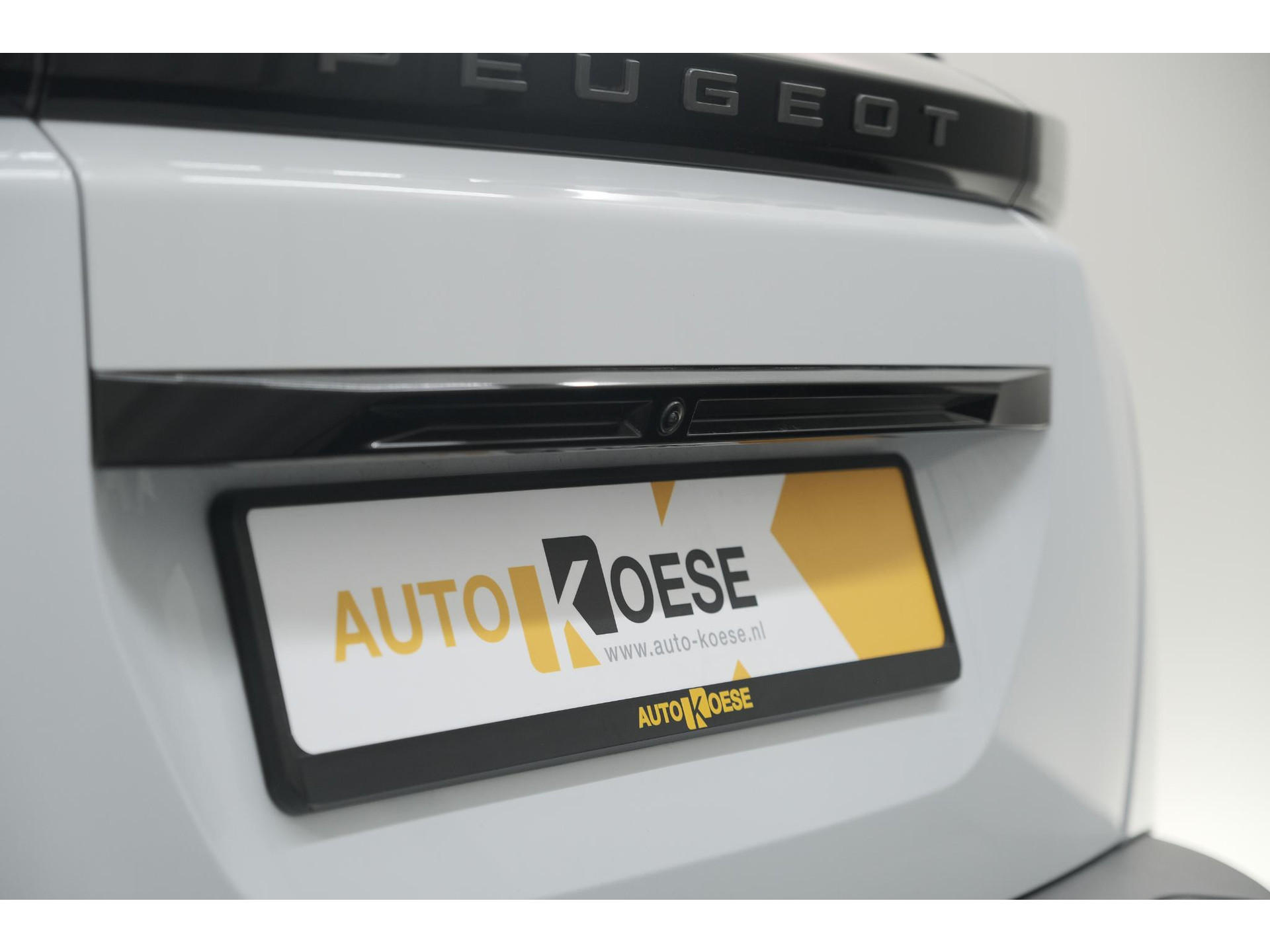 Peugeot 2008 PureTech 100 Allure | 360 Camera | Dodehoekdetectie | Navigatie | Apple Carplay