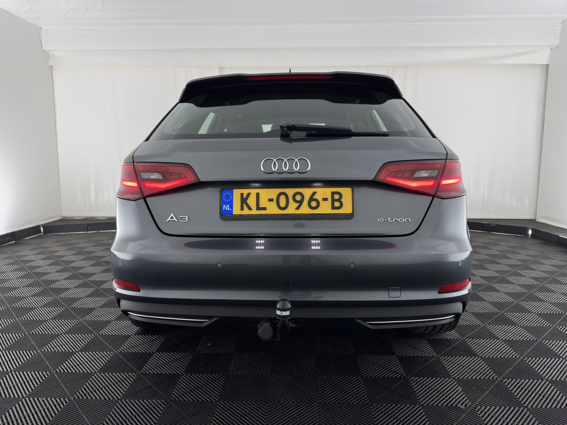 Audi A3 Sportback 1.4 e-tron Plug-In Pro Line plus Aut. *LEATHER-FABRIC | FULL-LED | NAVI-FULLMAP | KEYLESS | SPORT-SEATS | AUDI-SOUND | TOWBAR | 17''ALU*