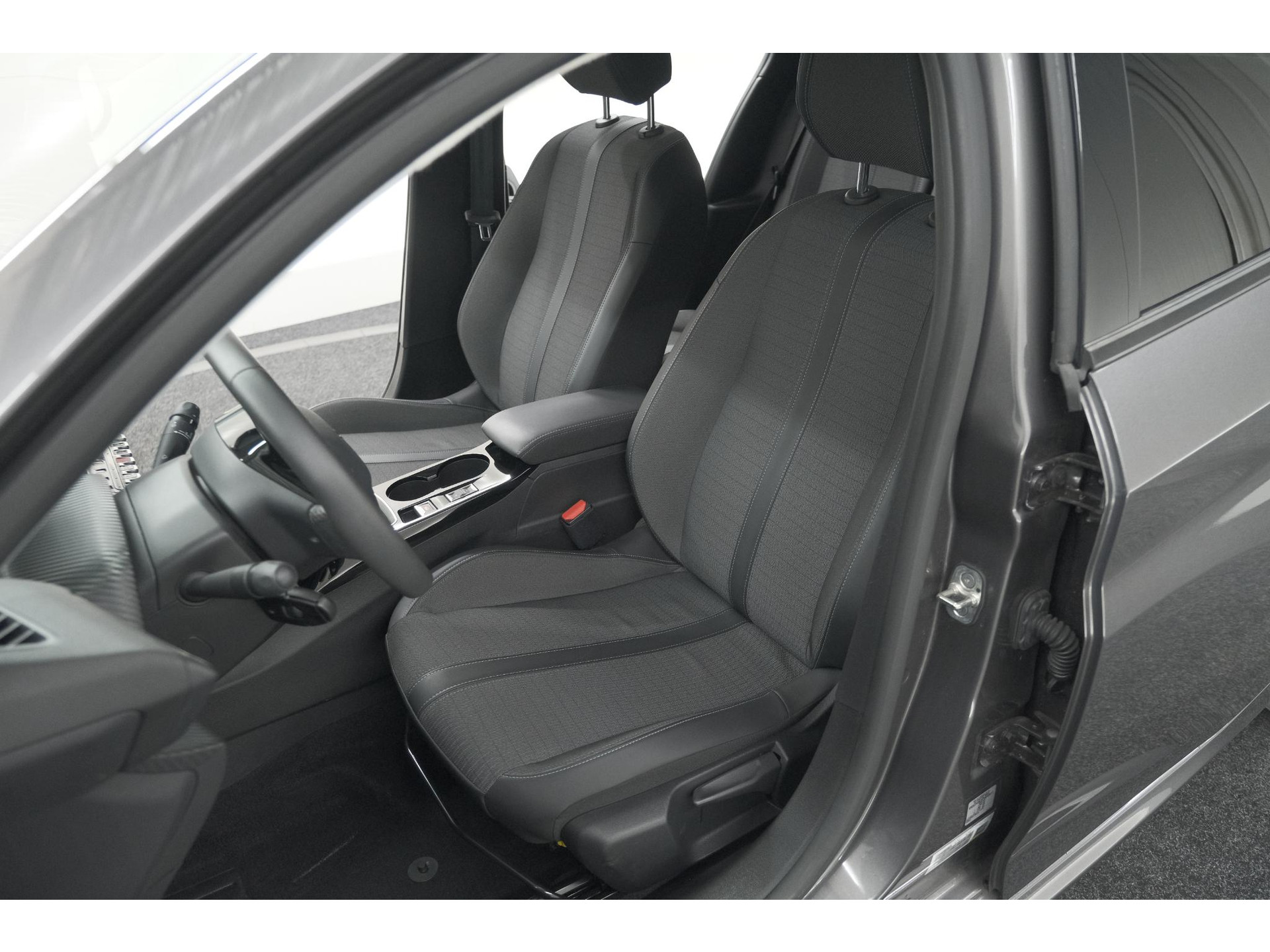 Peugeot 208 PureTech 100 Allure Pack | Camera | Apple Carplay | Stoelverwarming | Parkeersensoren