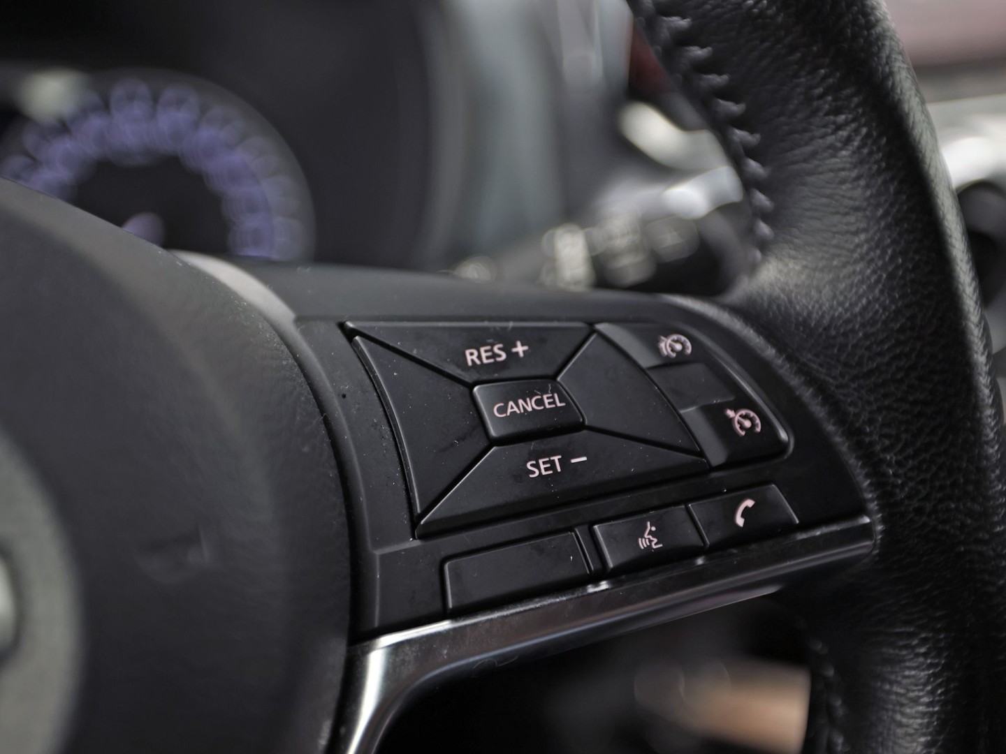 Nissan Juke 1.0 DIG-T N-Connecta (APPLE CARPLAY, GROOT NAVI, CLIMATE, CAMERA, SPORTSTOELEN, GETINT GLAS, KEYLESS START, CRUISE, NIEUWSTAAT)