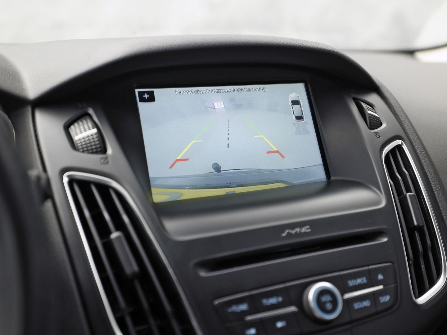 Ford Focus Wagon 1.0 Sport (APPLE CARPLAY, GROOT NAVI, CAMERA, CLIMATE, SPORTSTOELEN, TREKHAAK, CRUISE, NIEUWSTAAT)