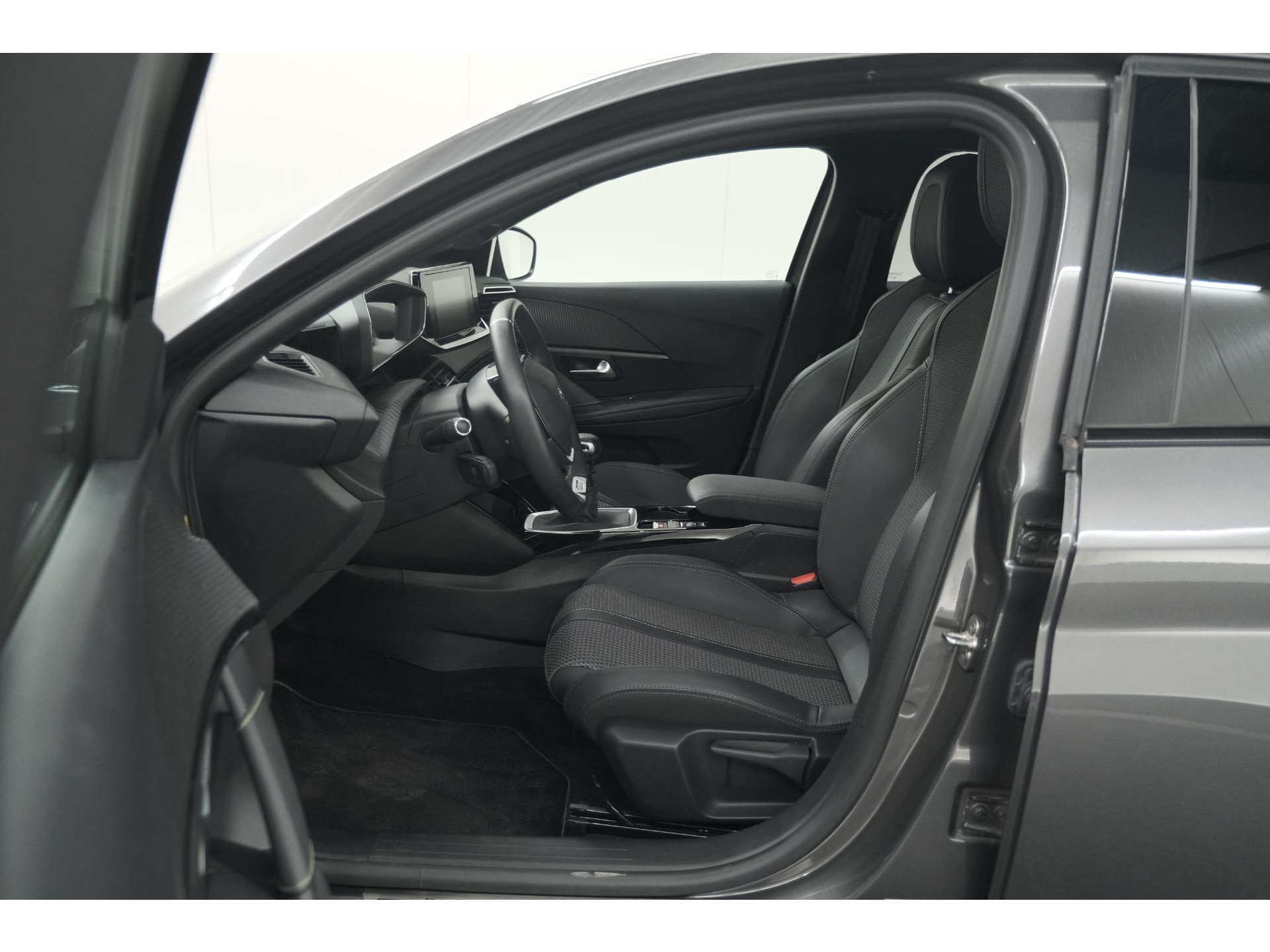Peugeot 208 PureTech 100 GT | Camera | Adaptieve Cruise Control | Navigatie | Apple Carplay