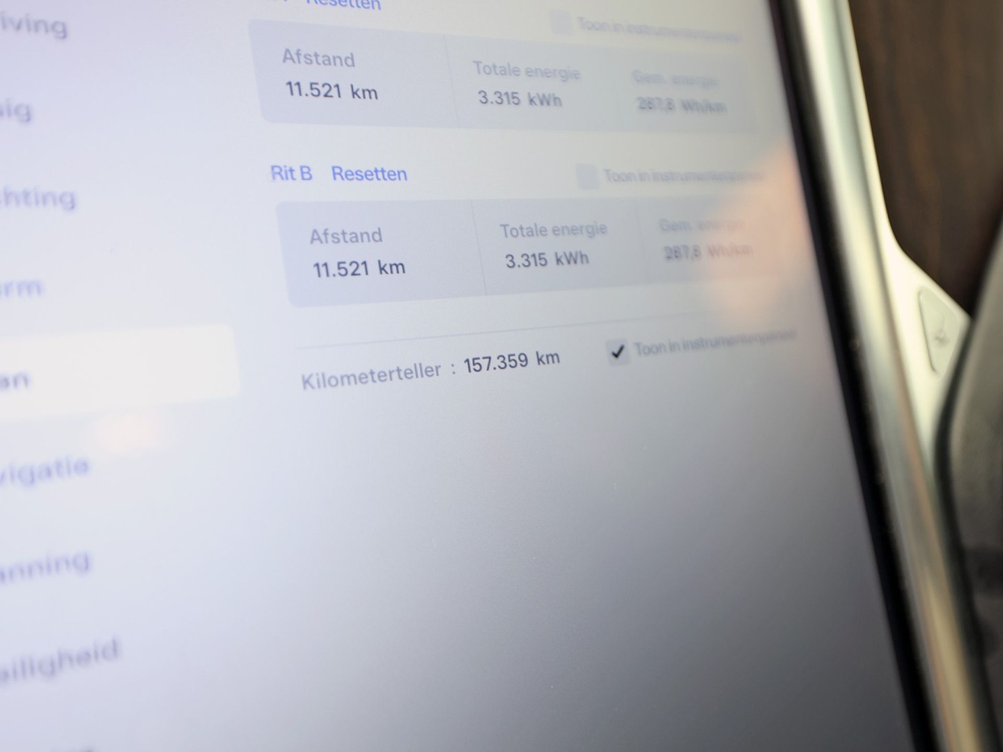 Tesla Model X 100D 7 Persoons 417Pk (AUTOPILOT, LUCHTVERING, STUUR/STOELVERWARMING, CAMERA, ADAPTIVE CRUISE, KEYLESS ENTRY, NIEUWSTAAT)