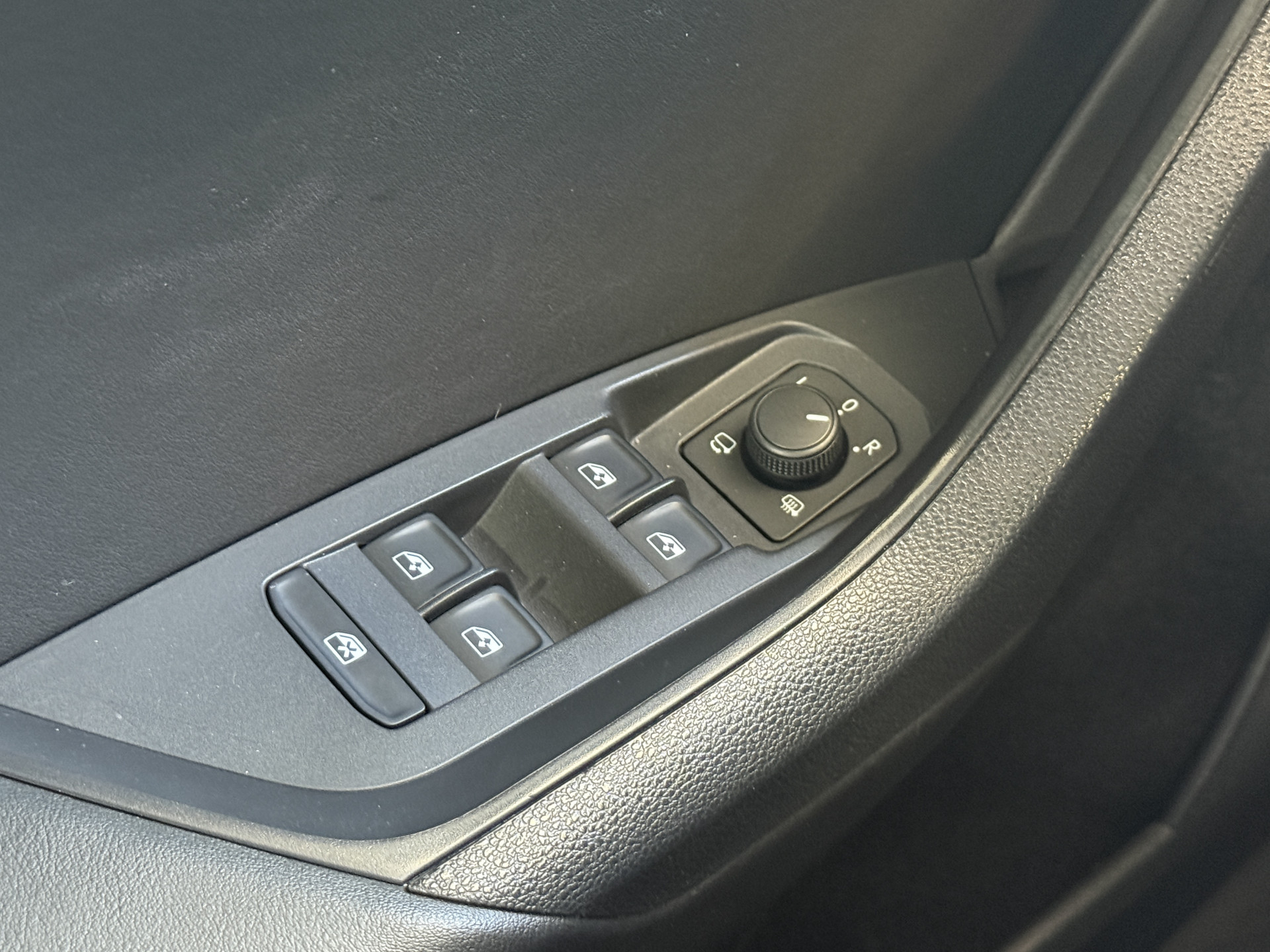 ŠKODA Kodiaq 1.5 TSI Business Edition | Panoramadak | Apple Carplay | Stoelverwarming
