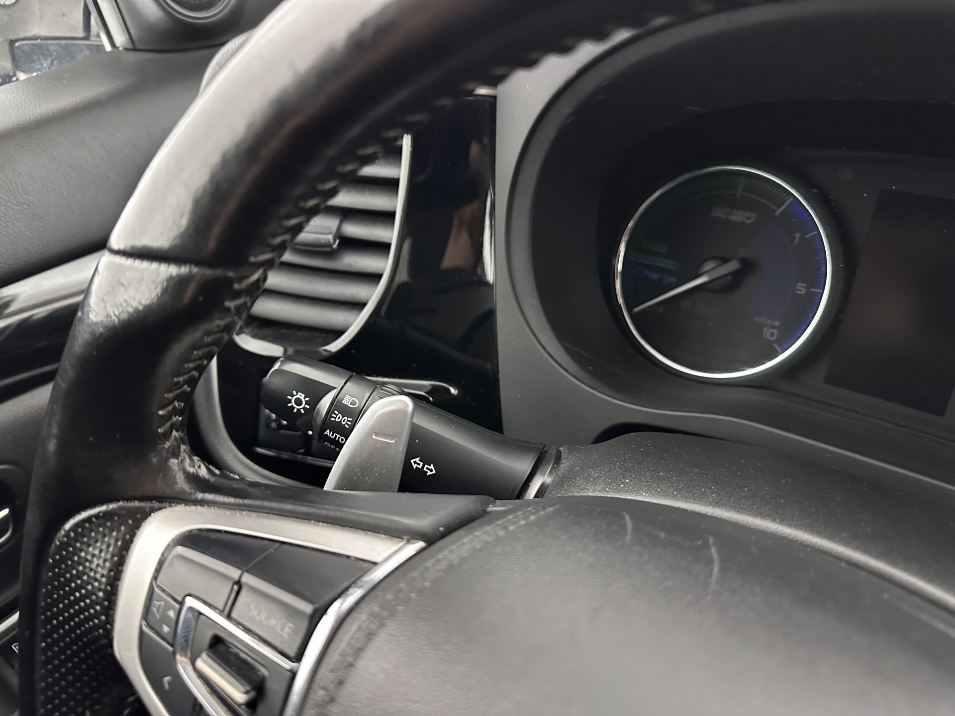 Mitsubishi Outlander 2.4 PHEV Pure (Plug-In) (INCL-BTW)  Aut *FULL-LED | KEYLESS | CAMERA | HEATED-COMFORTSEATS | ECC | SHIFTPADDLES | PDC | CRUISE | CARPLAY | PRIVACY-GLASS | DAB | TOWBAR | 16''ALU*