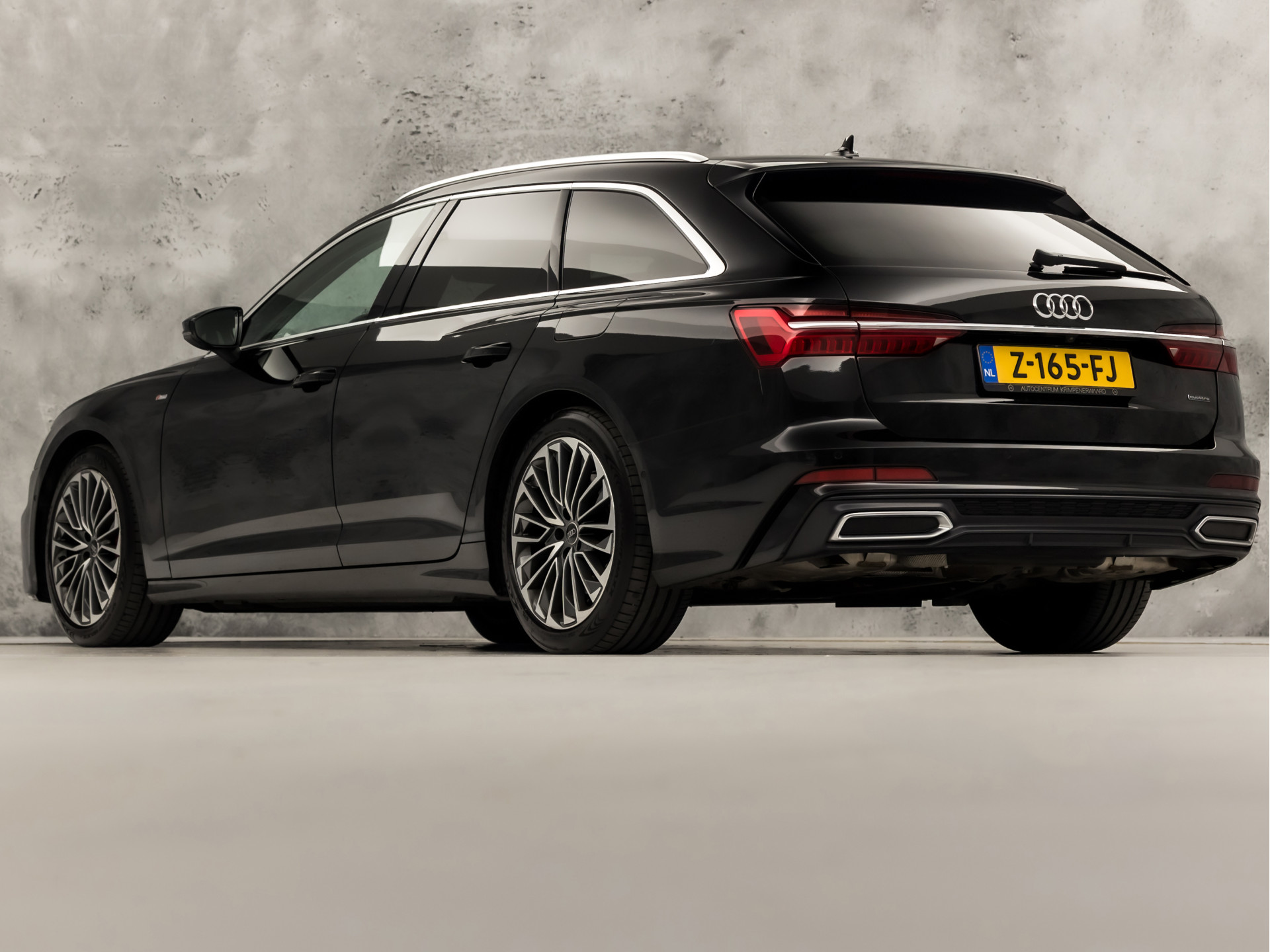 Audi A6 Avant 55 TFSI e quattro S-Line Competition 368Pk Automaat (2X S-LINE, APPLE CARPLAY, SPORTZETELS, NAPPA LEDER, MEMORY SEATS, CAMERA, ADAPTIVE CRUISE, ELEK ACHTERKLEP, STOELVERWARMING ACHTER, NIEUWSTAAT)