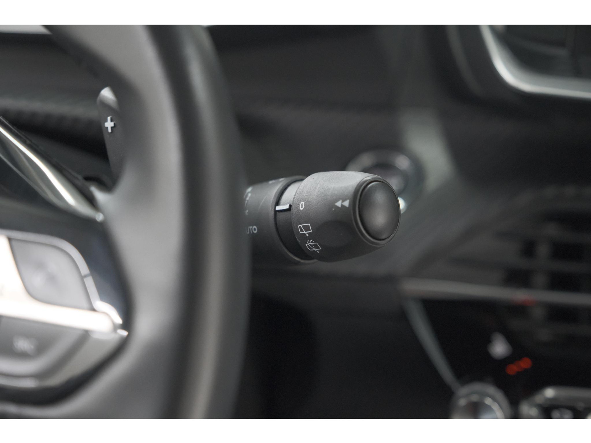 Peugeot 2008 PureTech 130 EAT8 Allure Pack | Stoelverwarming | Adaptieve Cruise Control | Camera