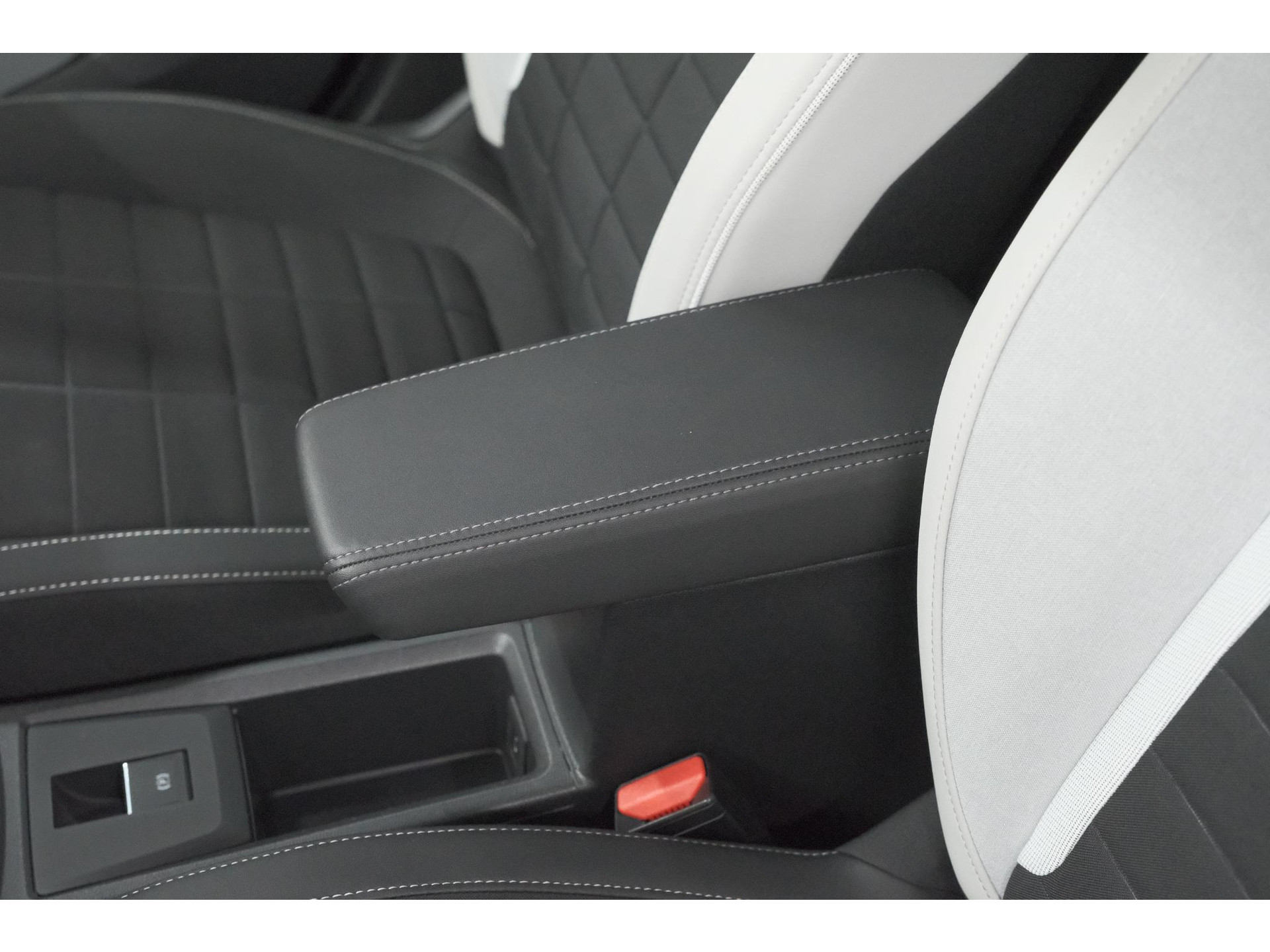 Citroën C3 Hybrid 110 ë-DCS6 MAX | Full Option | Camera | Pack Winter | Allseason Banden | Navigatie