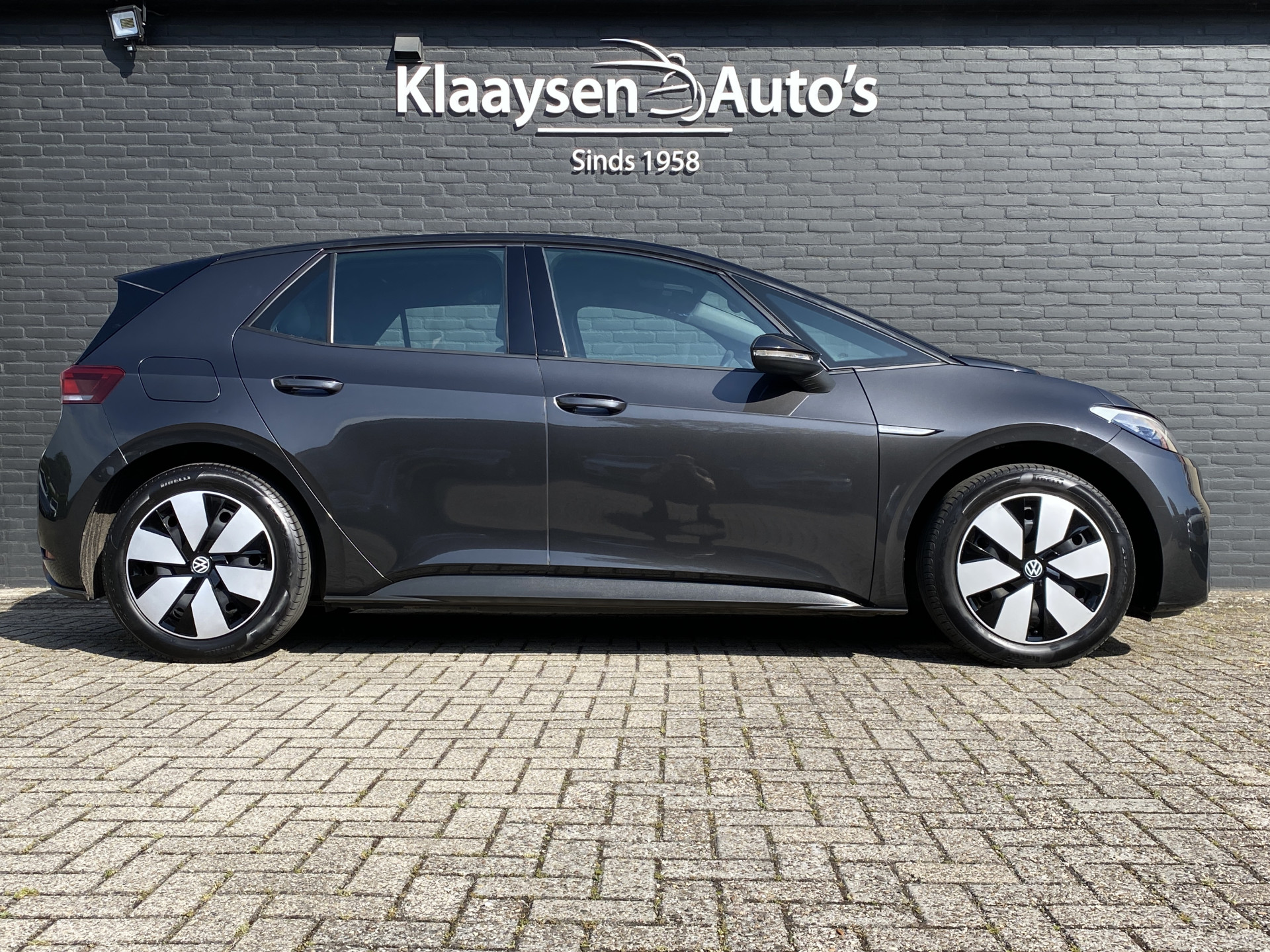 Volkswagen ID.3 Pure 45 kWh 150 pk | dealer onderhouden | navigatie | adapt. cruise | parkeersensoren | apple carplay