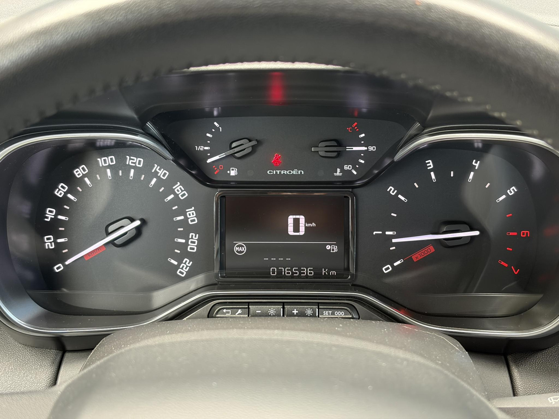 Citroen C3 Aircross 1.2 PureTech Feel ✓Draadloze telefoonlader✓Carplay✓Navi✓Clima✓Cruise ✓Pdc✓Lm velgen✓2e Eigenaar✓Net beurt gehad✓Lm velgen✓N.A.P✓Apk tot 10-2027