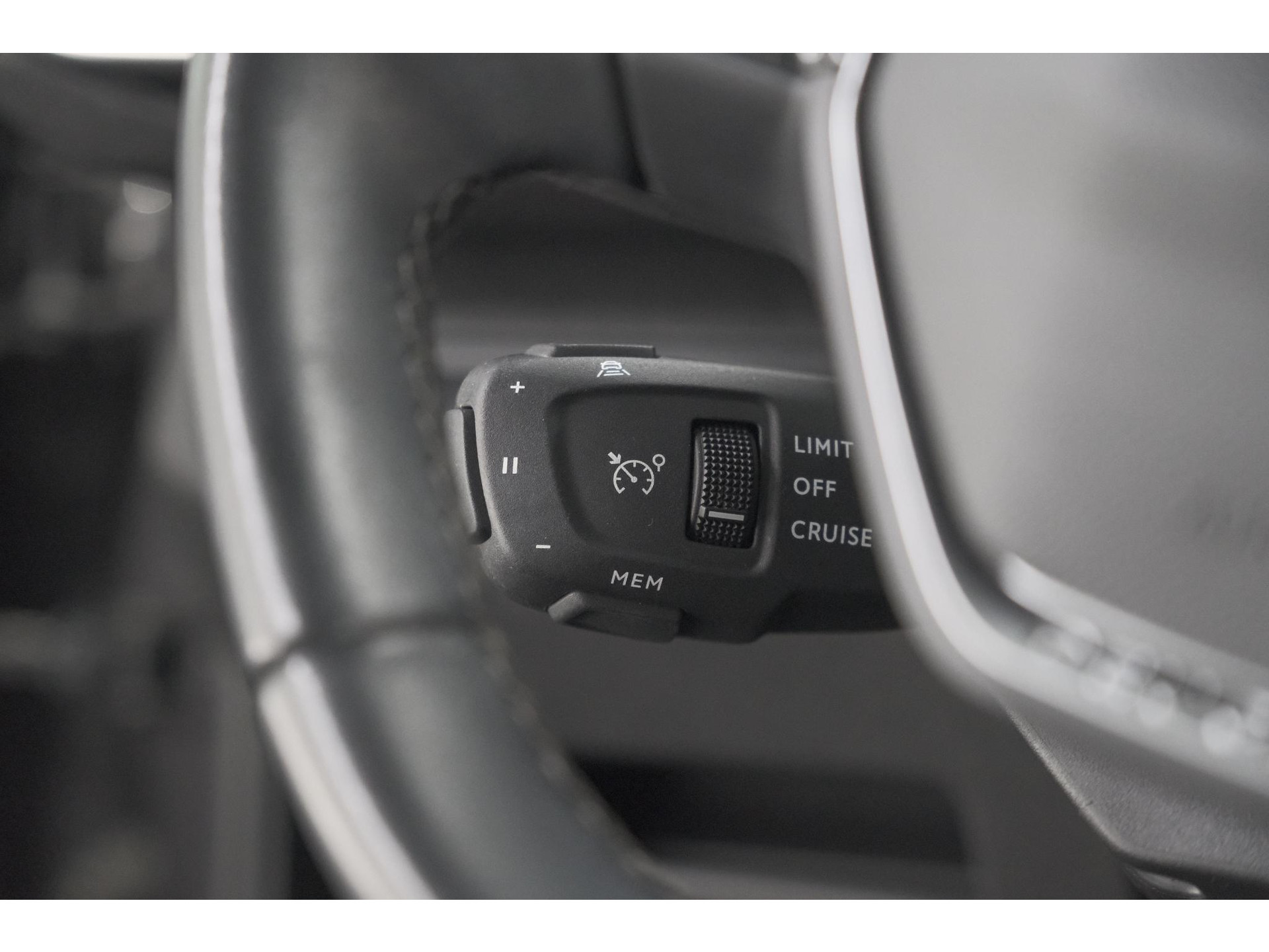 Peugeot 3008 PureTech 130 EAT8 Allure | Camera | Adaptieve Cruise Control | Elektrische Kofferklep