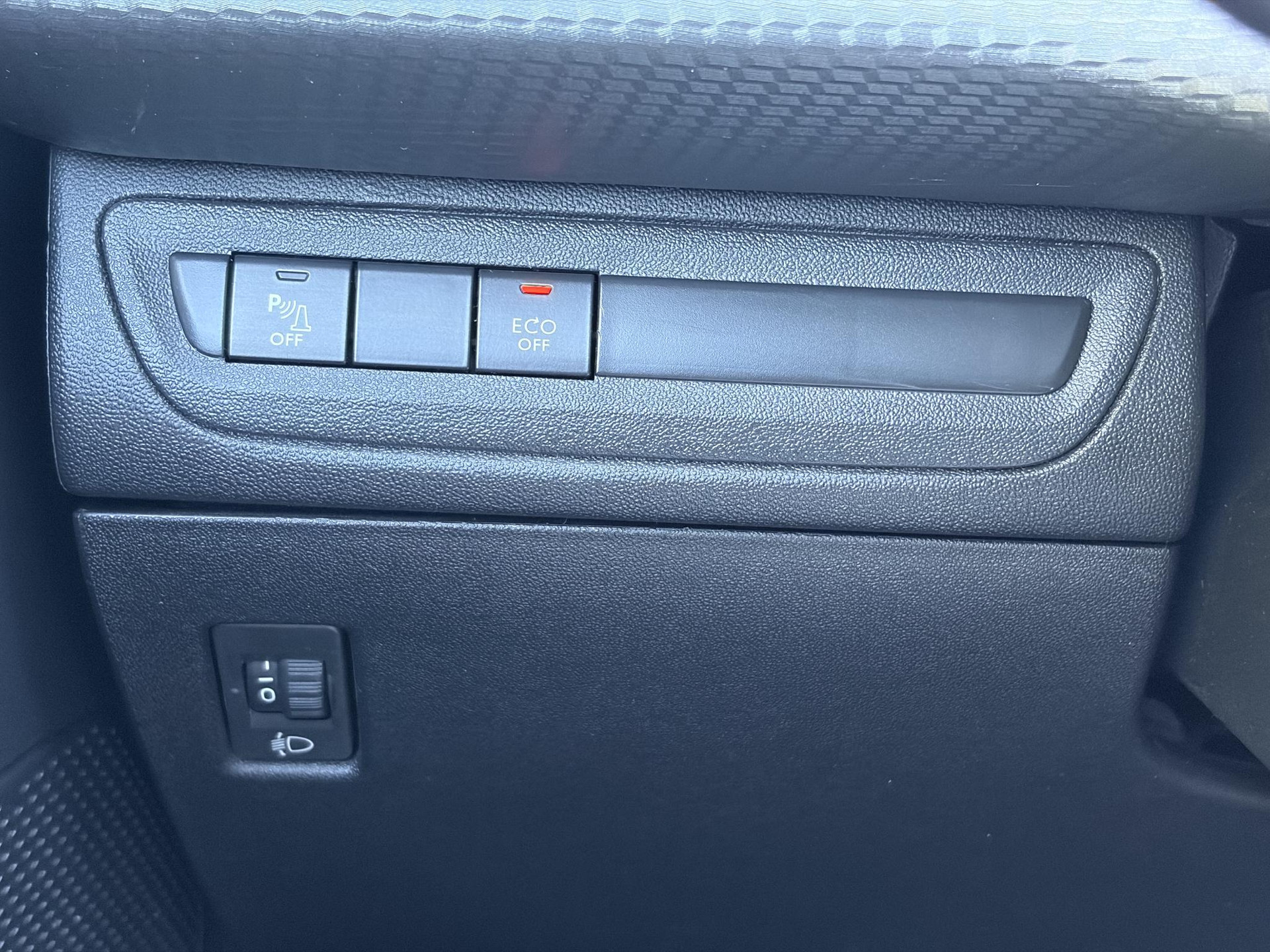 Peugeot 2008 1.2 PureTech Allure D-riem vv in 02-2026 l Pano l Carplay l Camera l Halfleder l 110pk l Dealer Onderhouden l 2e Eigenaar l Navi l Clima l Cruise l Pdc l Lm velgen l Apk tot 02-2027