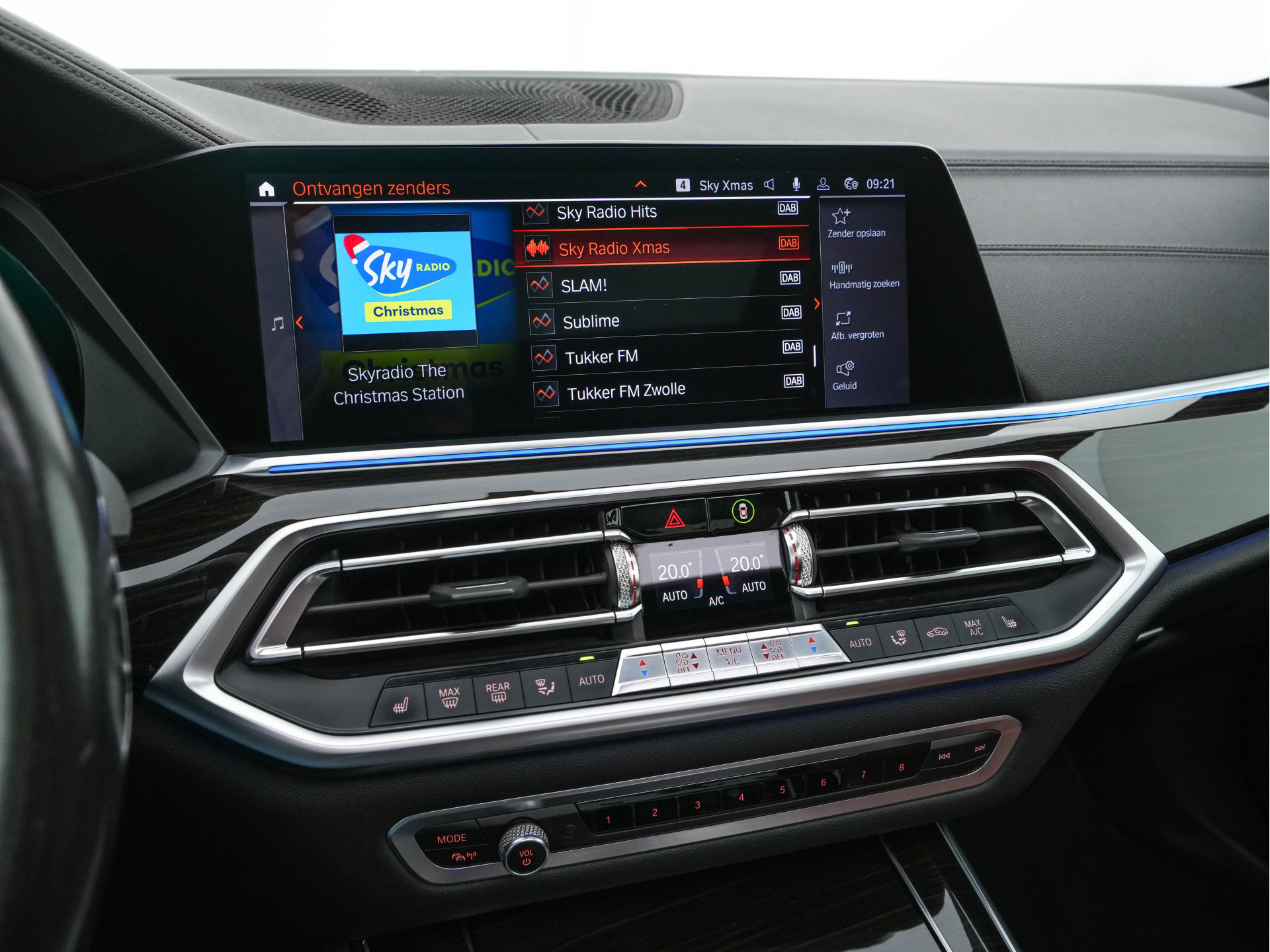 BMW X5 M50d High Executive M-Sportpack Aut. *PANO | HEAD-UP | DESIGN-LEATHER | LASER-LIGHT | TOP-VIEW | HARMAN/KARDON | MEMORY-PACK | DIGI-COCKPIT | DAB+ | HEATED-COMFORTSEATS | NAVI-FULLMAP | KEYLESS | TOWBAR | 21''ALU*