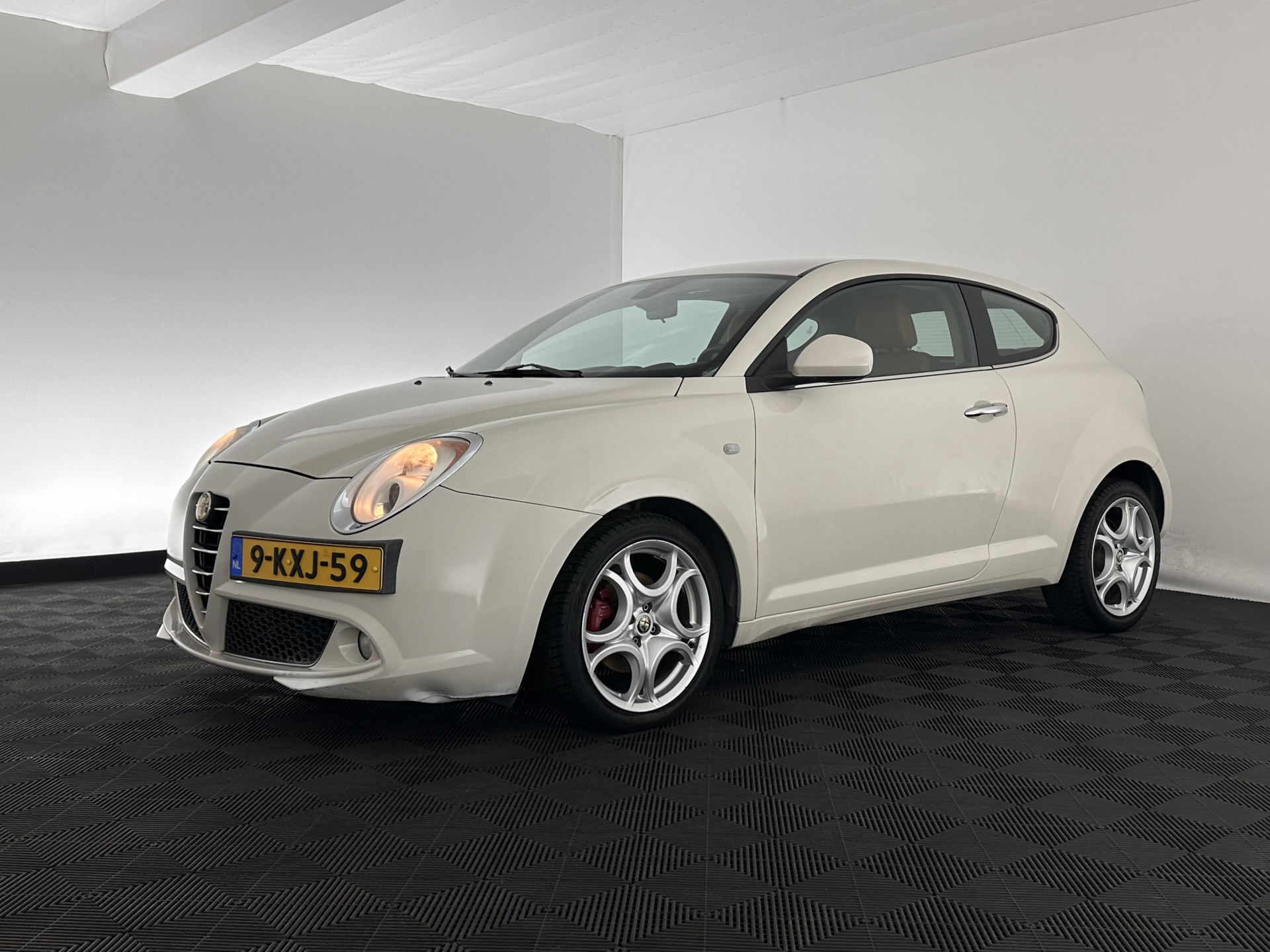 Alfa Romeo MiTo 1.3 JTDM ECO DISTINCTIVE *LEATHER | NAVI-FULLMAP | SPORTSEATS | ECC | RED-BRAKECALIPERS | CARBON-INLAY | PDC | CRUISE | 17''ALU*