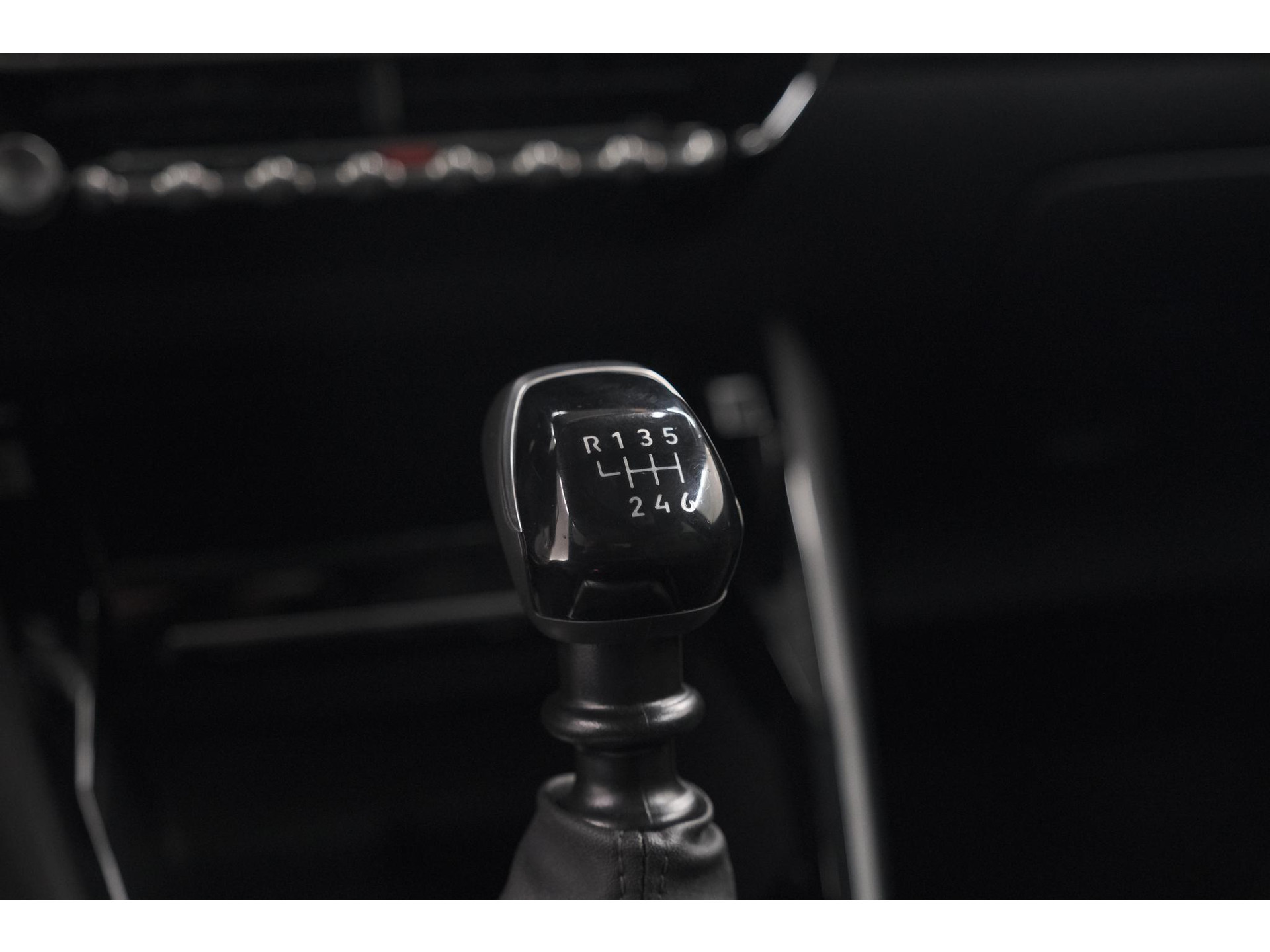 Peugeot 208 PureTech 100 Allure | 360 Camera | Adaptieve Cruise Control | Navigatie | Dodehoekdetectie