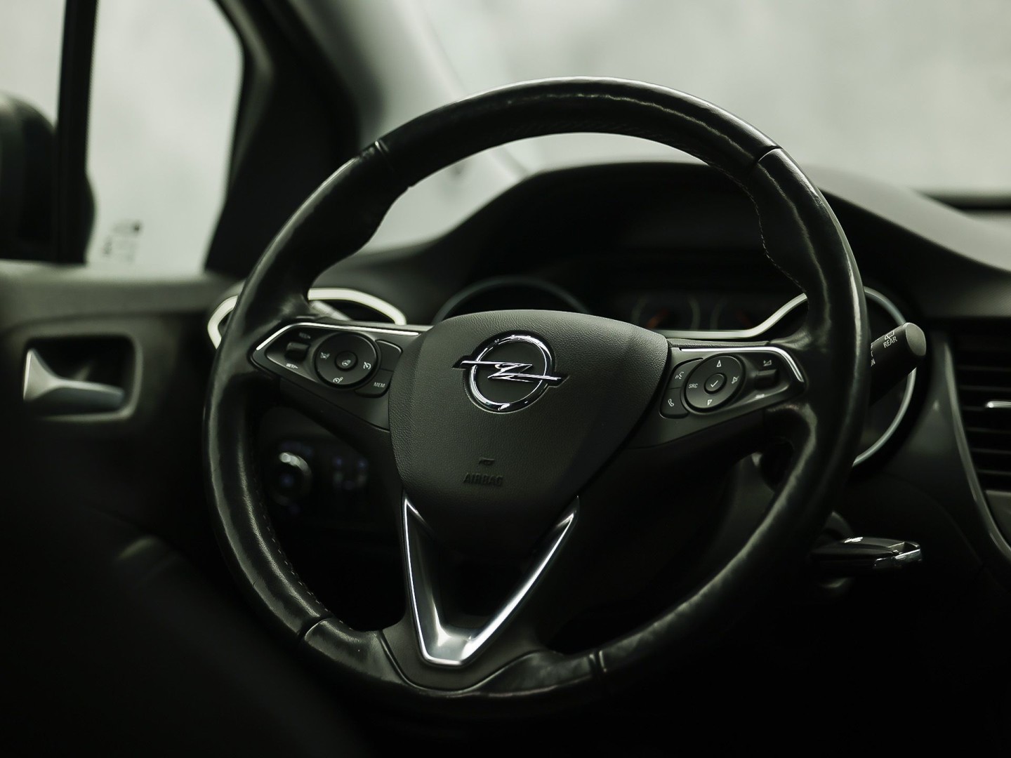 Opel Crossland 1.2 Turbo Elegance (APPLE CARPLAY, GROOT NAVI, CLIMATE, STUUR/STOELVERWARMING, SPORTSTOELEN, TREKHAAK, GETINT GLAS, CRUISE, NIEUWSTAAT)