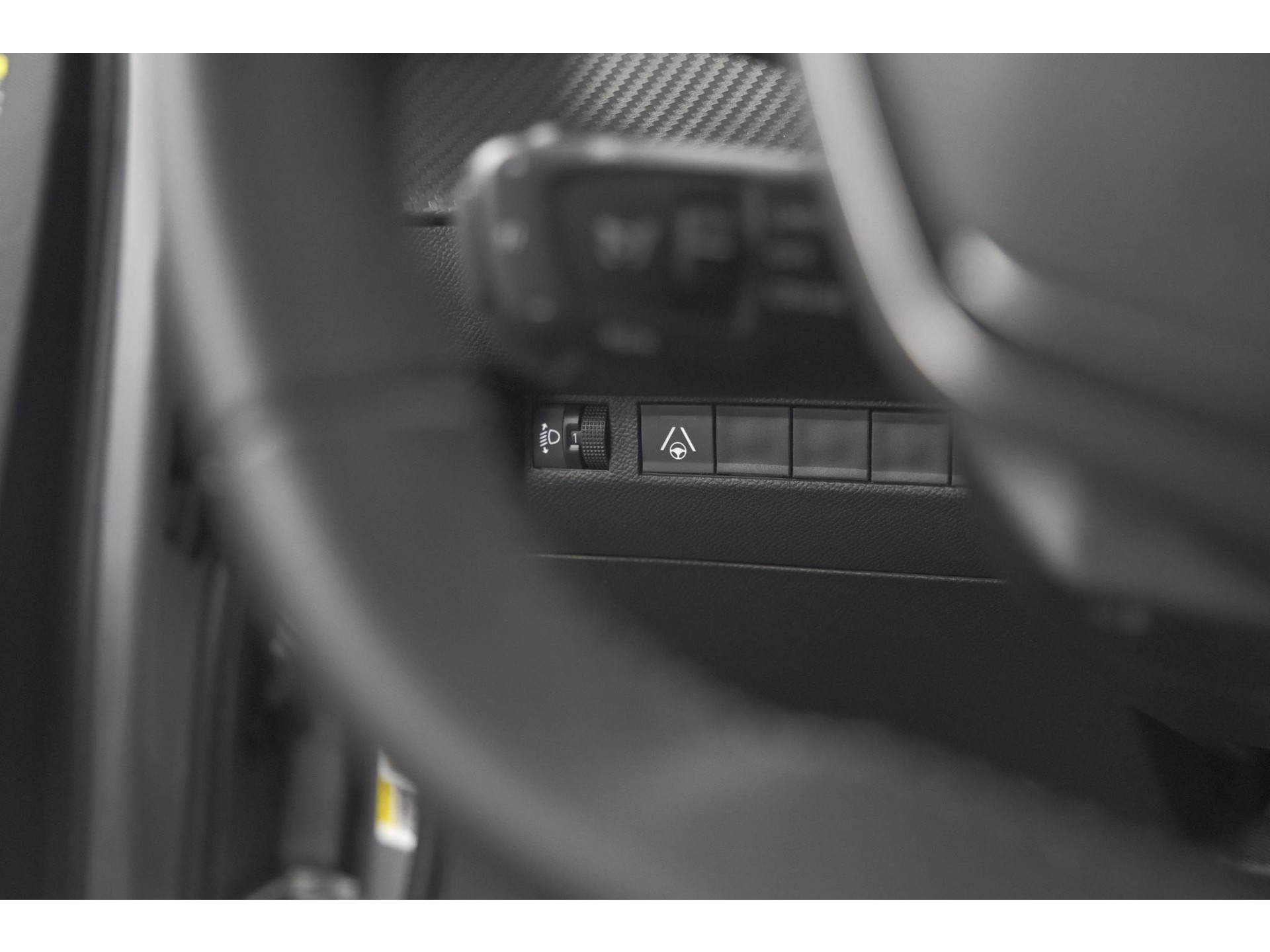 Peugeot 2008 Hybrid 136 e-DSC6 Allure | 360 Camera | Adaptieve Cruise Control | Dodehoekdetectie | Navigatie