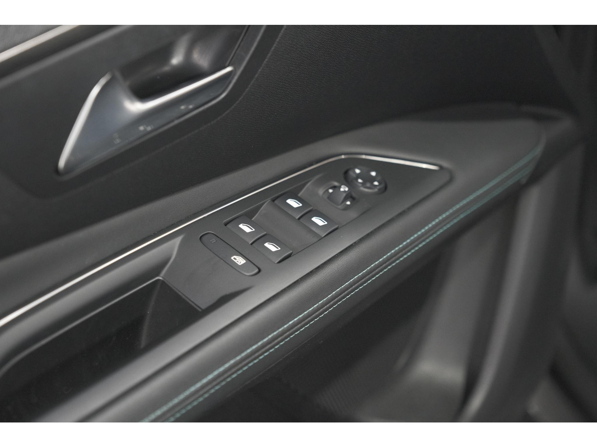 Peugeot 3008 PureTech 130 EAT8 Allure | Camera | Adaptieve Cruise Control | Elektrische Kofferklep