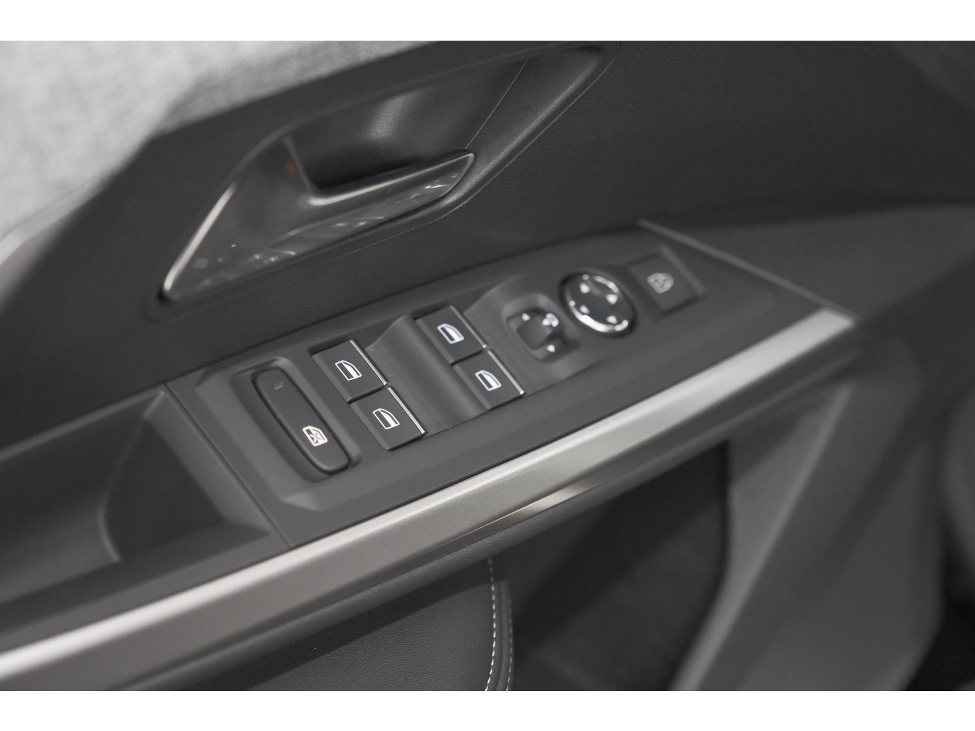 Peugeot 3008 Hybrid 145 e-DCS6 GT | Trekhaak Afneembaar | Allseason Banden | Camera | Adaptieve Cruise Control