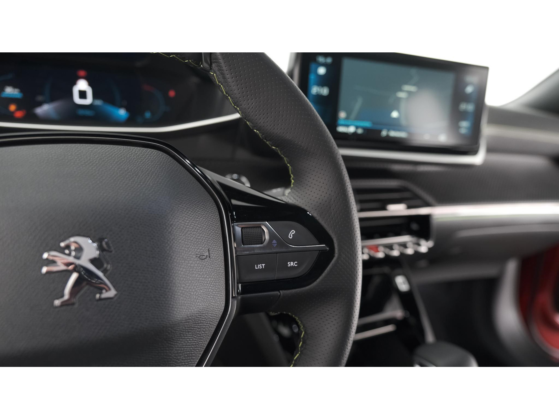 Peugeot 2008 PureTech 130 GT | Camera | Dodehoekdetectie | Navigatie | Parkeersensoren | Stoelverwarming