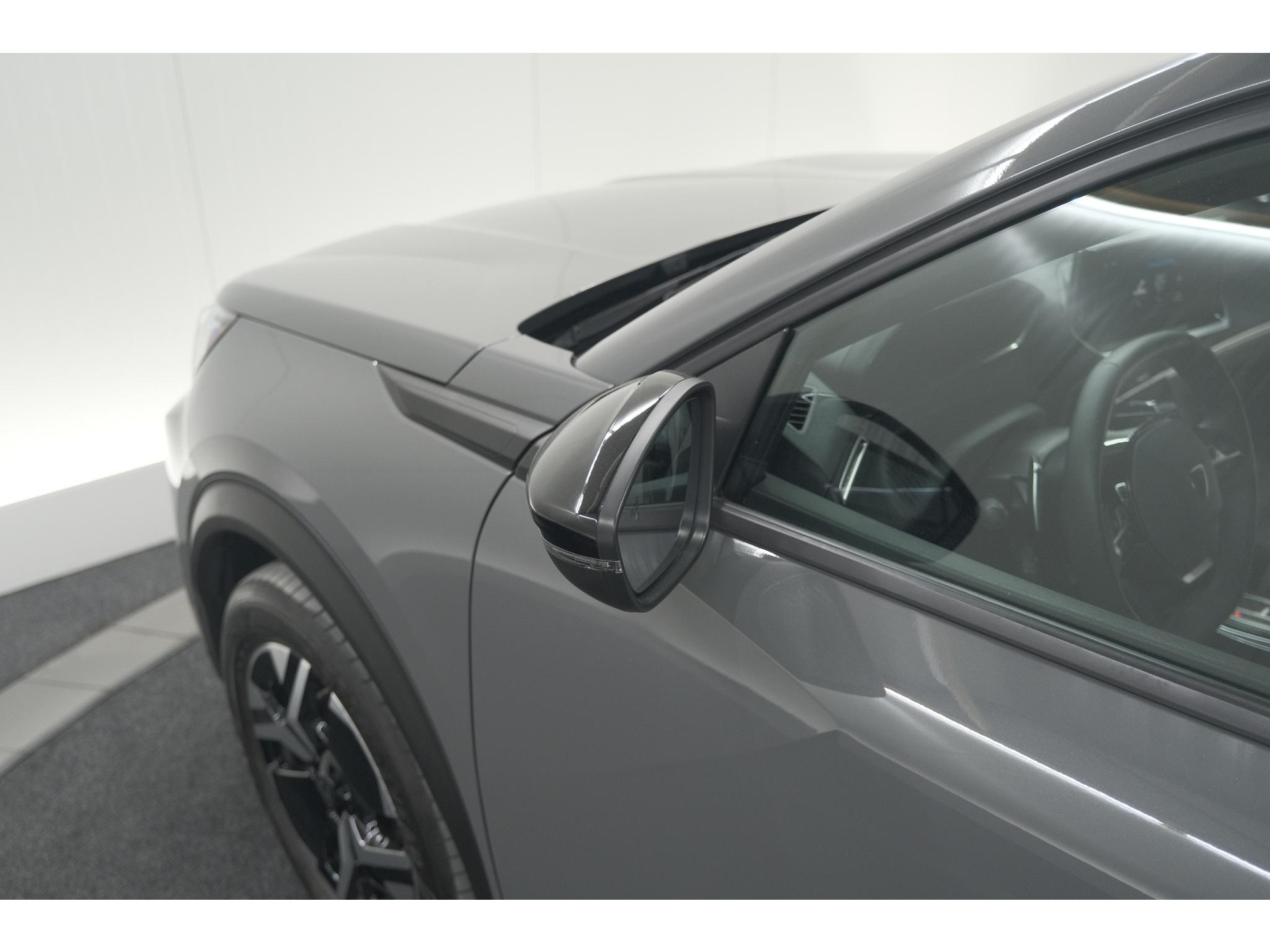 Peugeot 2008 Hybrid 136 e-DCS6 Allure | 360 Camera | Adaptieve Cruise Control | Dodehoekdetectie | Navigatie