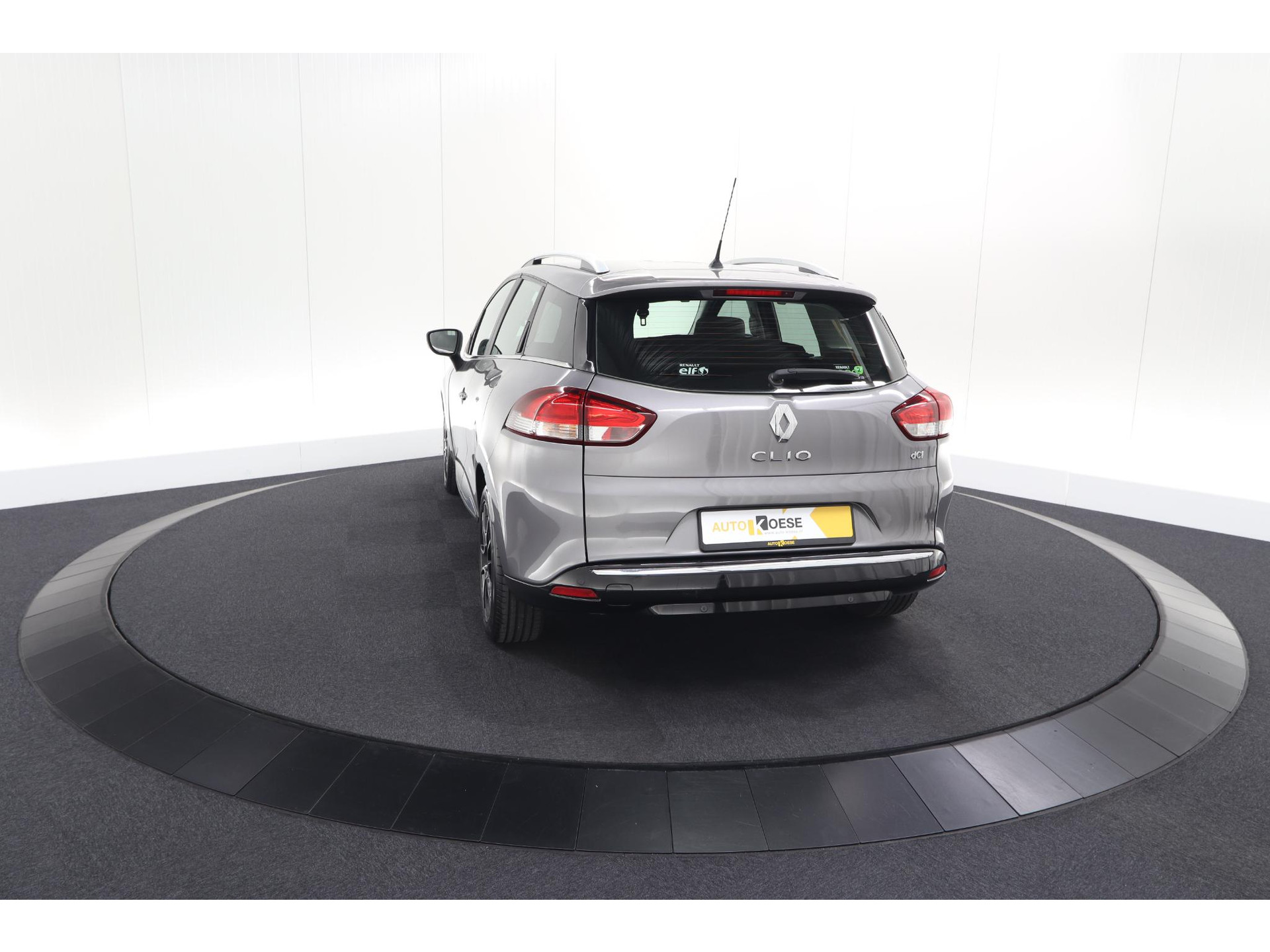 Renault Clio Estate 1.5 dCi ECO Dynamique | Parkeersensoren voor + achter | Armsteun | Navigatie