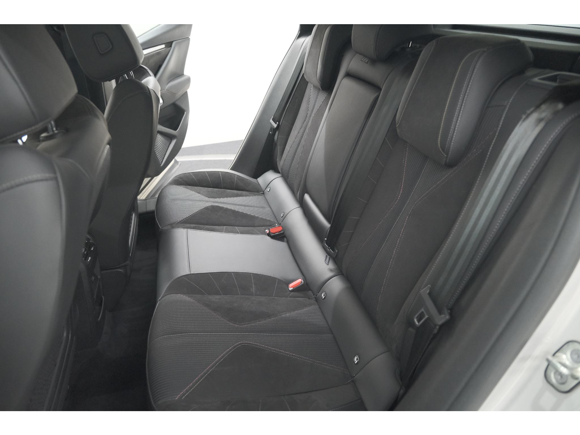 DS 4 PureTech 130 EAT8 Performance Line | Camera | Apple Carplay | Alcantara® bekleding | Parkeersensensoren