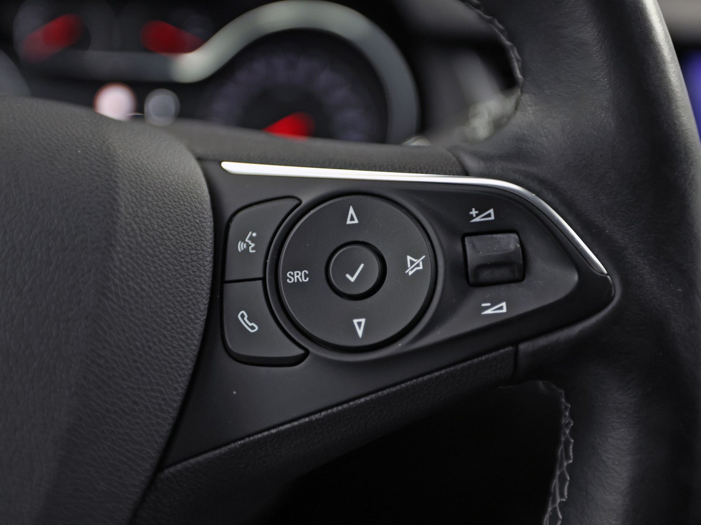 Opel Grandland X 1.2 Turbo Ultimate Sport Automaat (APPLE CARPLAY, MEMORY SEAT, STOELVERWARMING/KOELING, 360 CAMERA, STUURWIEL VERWARMD, KEYLESS, GETINT GLAS, NIEUWSTAAT)