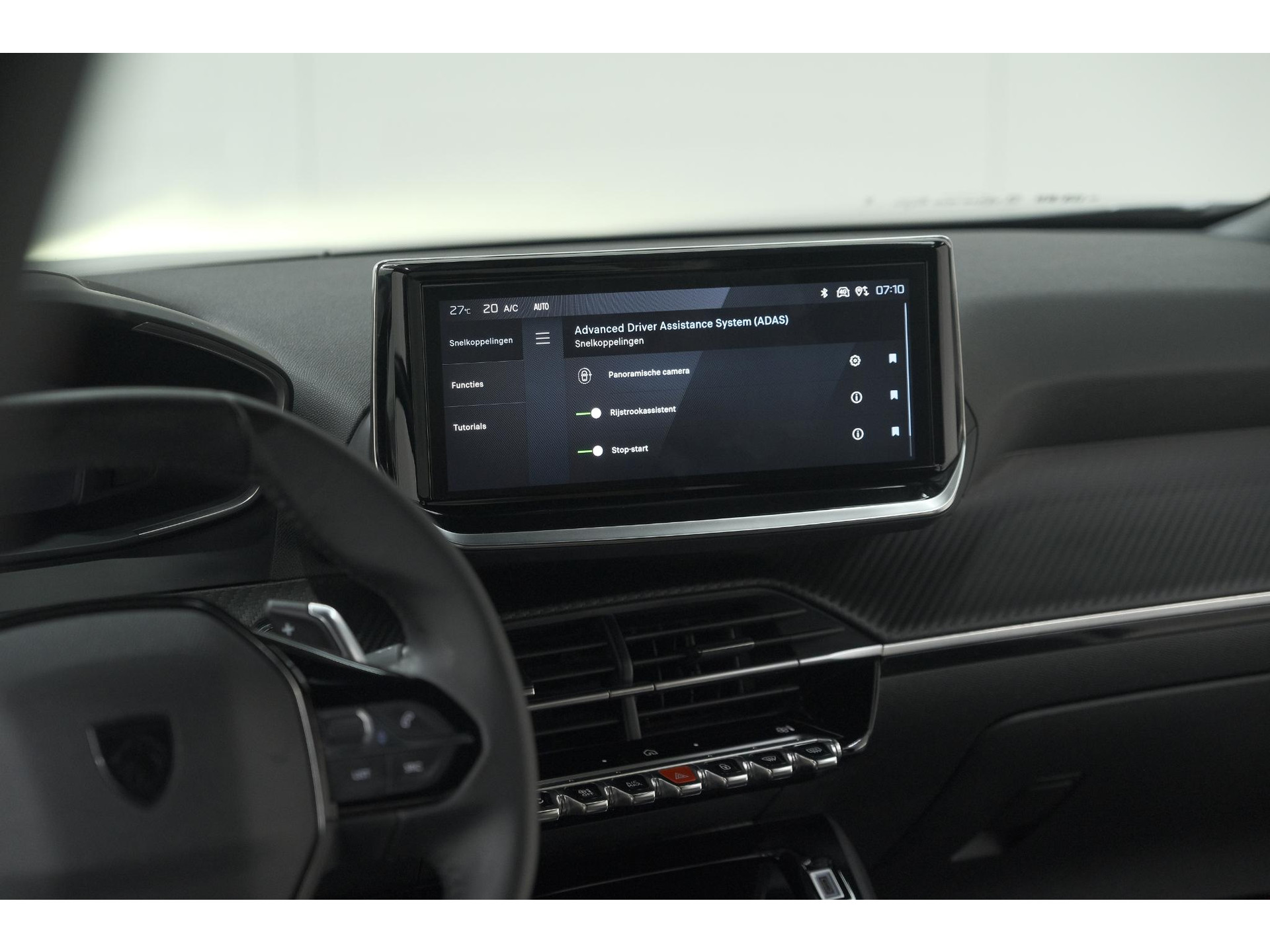 Peugeot 2008 Hybrid 136 e-DCS6 Allure | 360 Camera | Adaptieve Cruise Control | Dodehoekdetectie | Navigatie