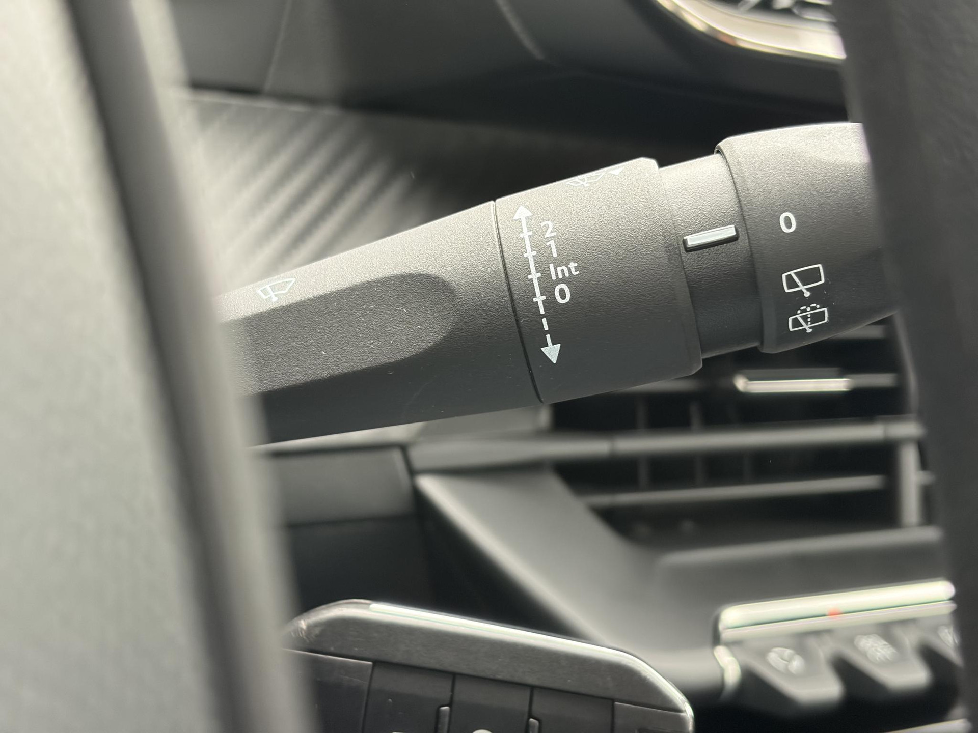 Peugeot 208 1.2 PureTech Like ✓Carplay✓Navi✓2e Eigenaar✓Dealer Onderhouden✓Airco✓Cruise✓Weinig Km✓N.A.P✓Apk tot 09-2027