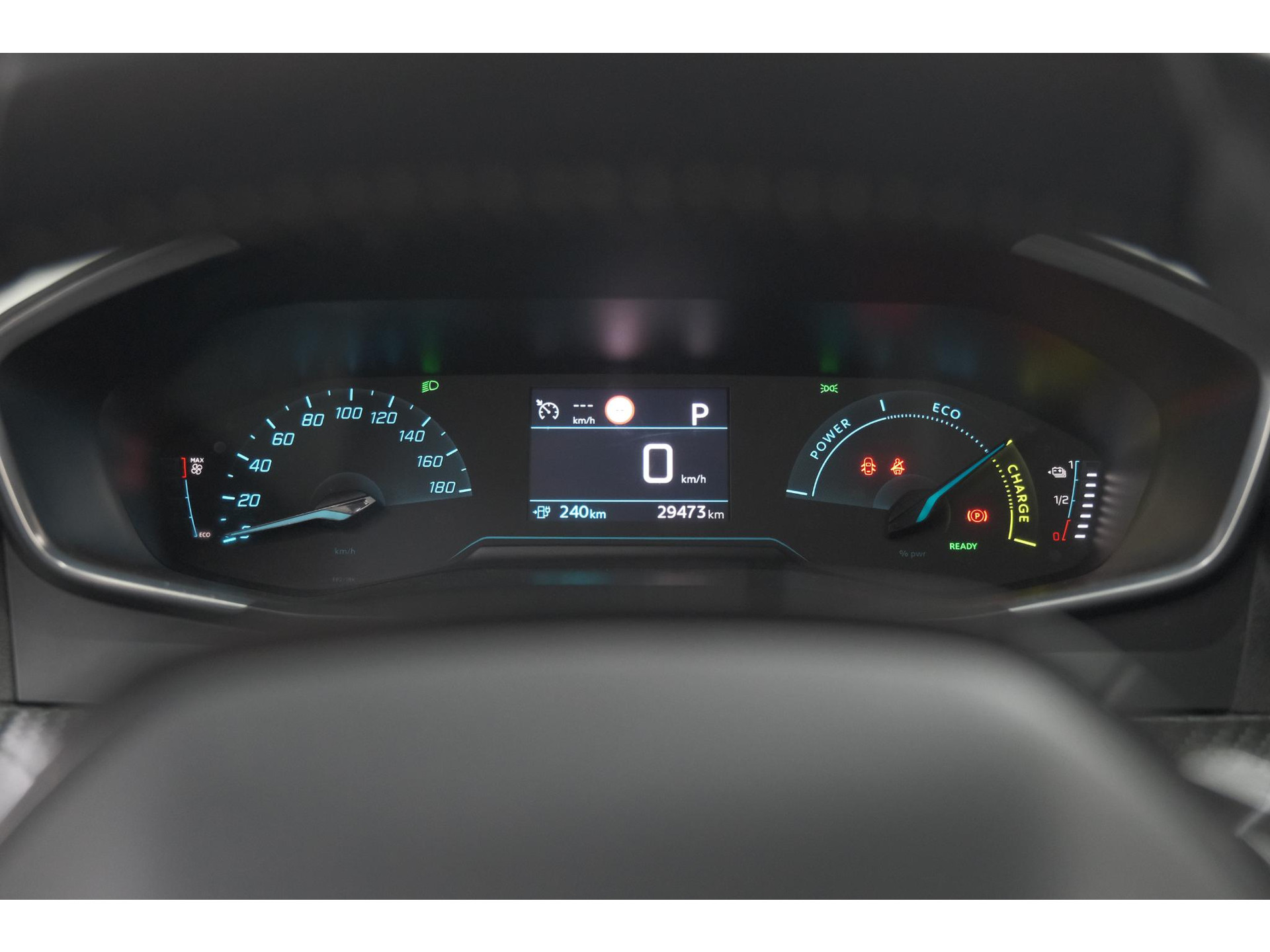 Peugeot e-2008 EV Allure 50 kWh | SOH=96.7 % | 3 Fase Laadfunctie | Camera | Navigatie | Parkeersensoren | Apple Carplay