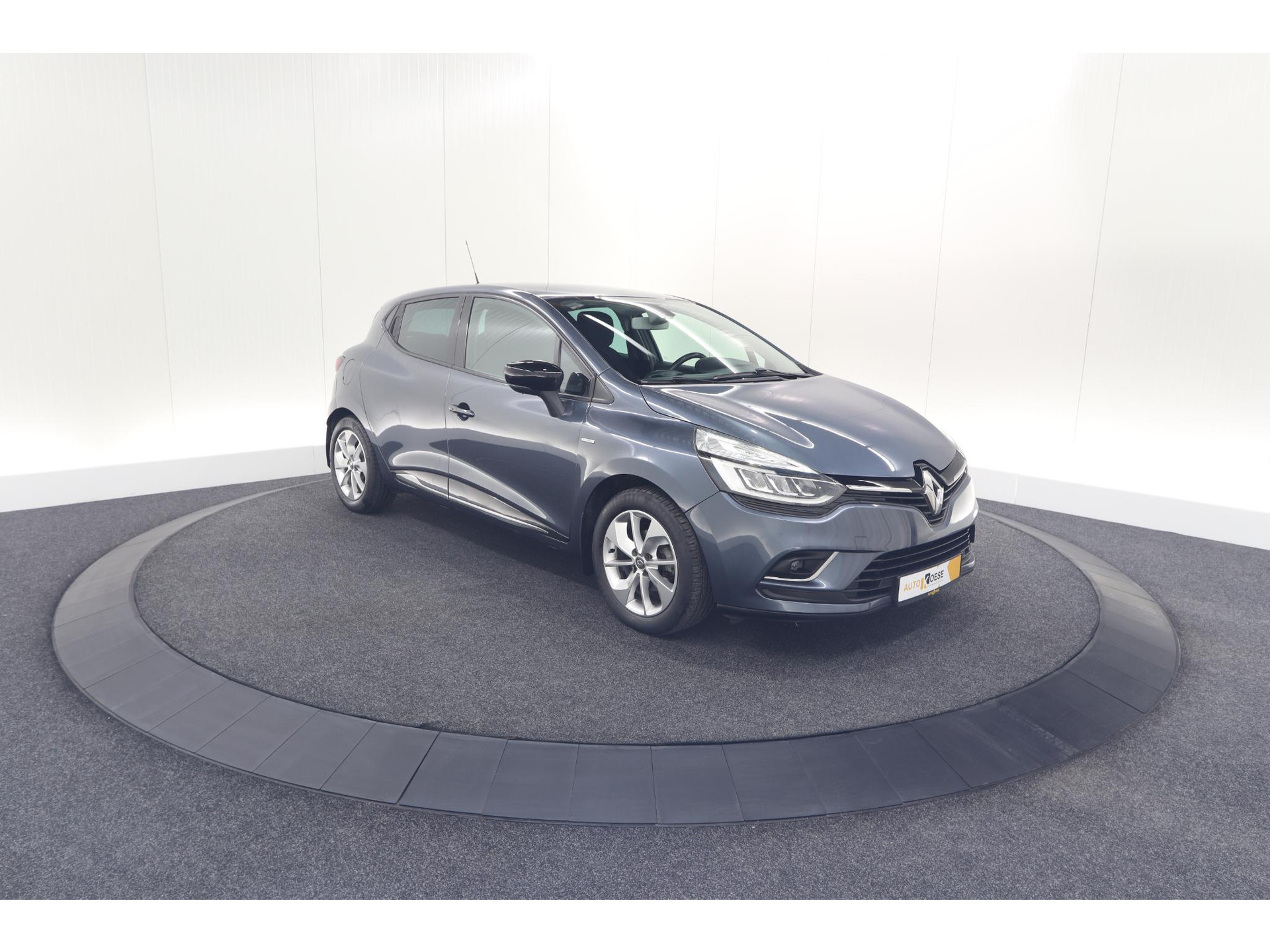 Renault Clio 1.2 Limited | Trekhaak | Navigatie | Parkeersensoren | Climate Control