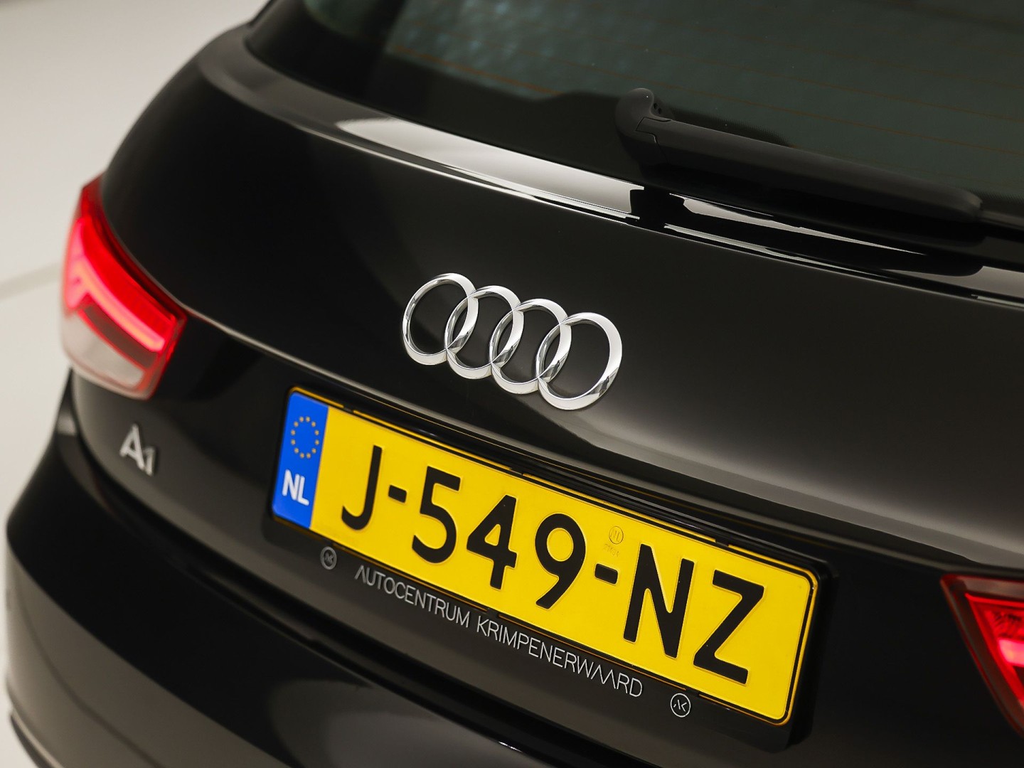 Audi A1 Sportback 1.0 TFSI Sport (NAVIGATIE, 5 DEURS, CLIMATE, STOELVERWARMING, SPORTSTOELEN, PARKEERSENSOREN, LED ACHTERLICHTEN, LM VELGEN, NIEUWE APK, NIEUWSTAAT)
